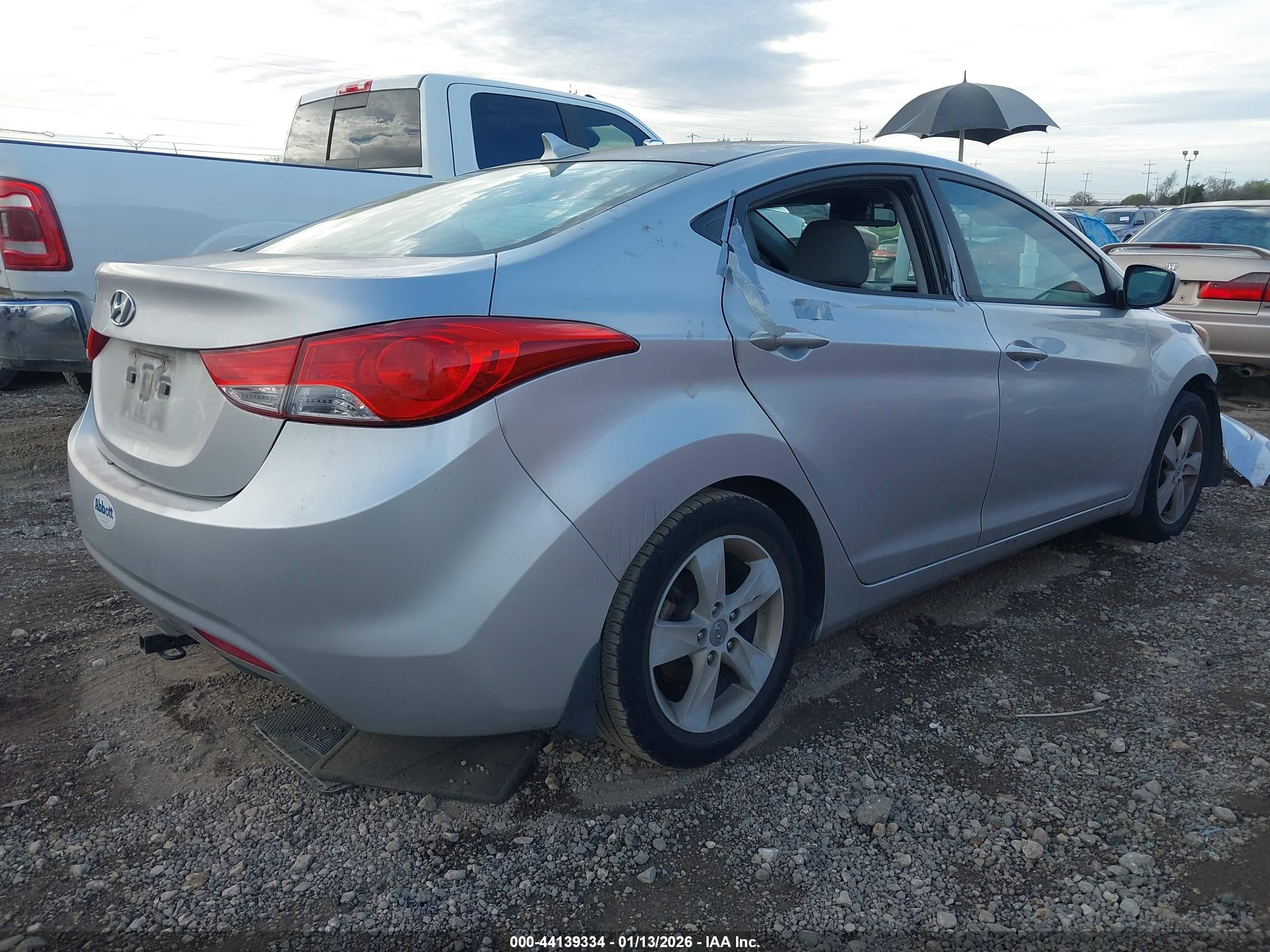 HYUNDAI ELANTRA image 4