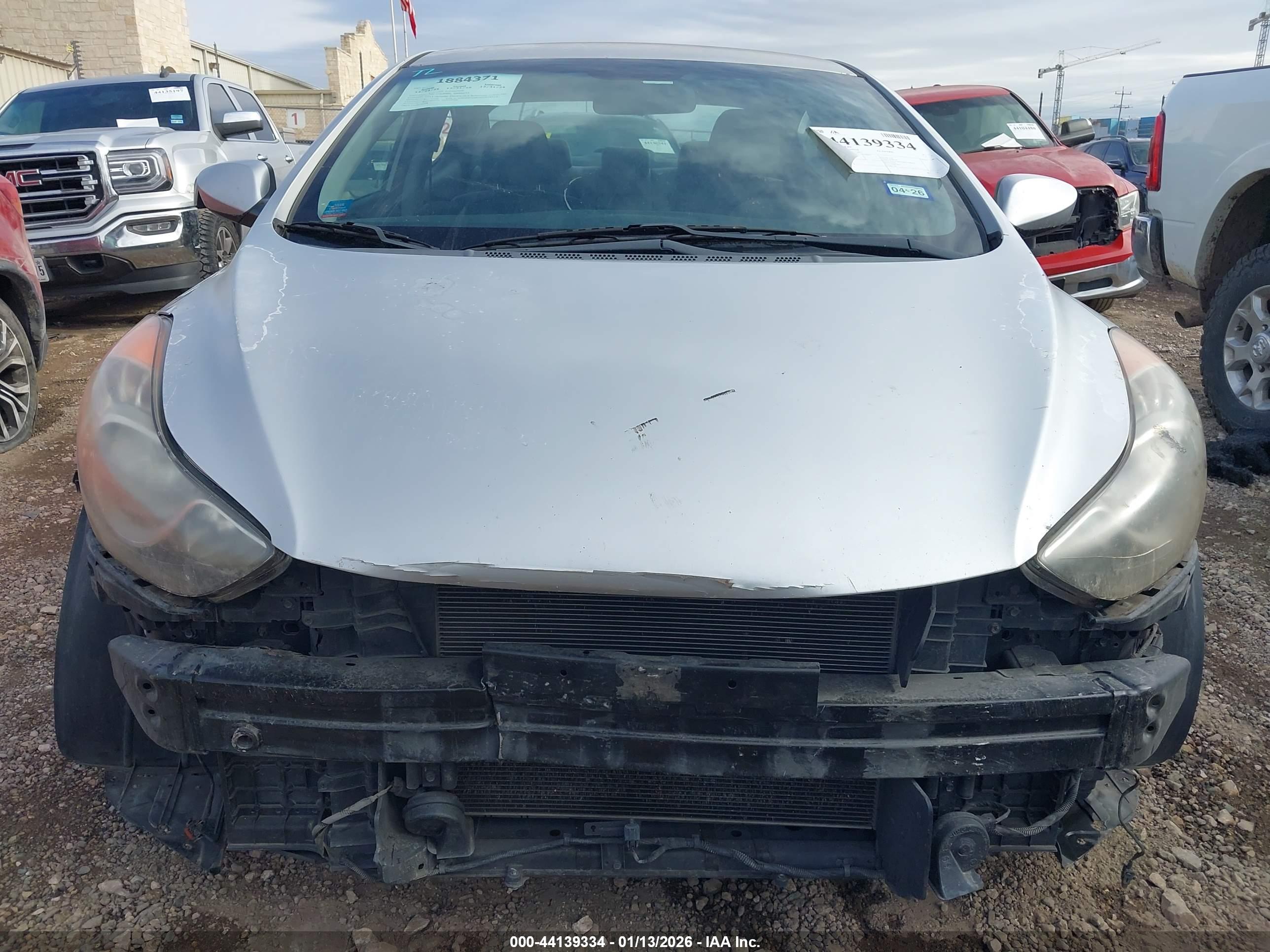 HYUNDAI ELANTRA image 6