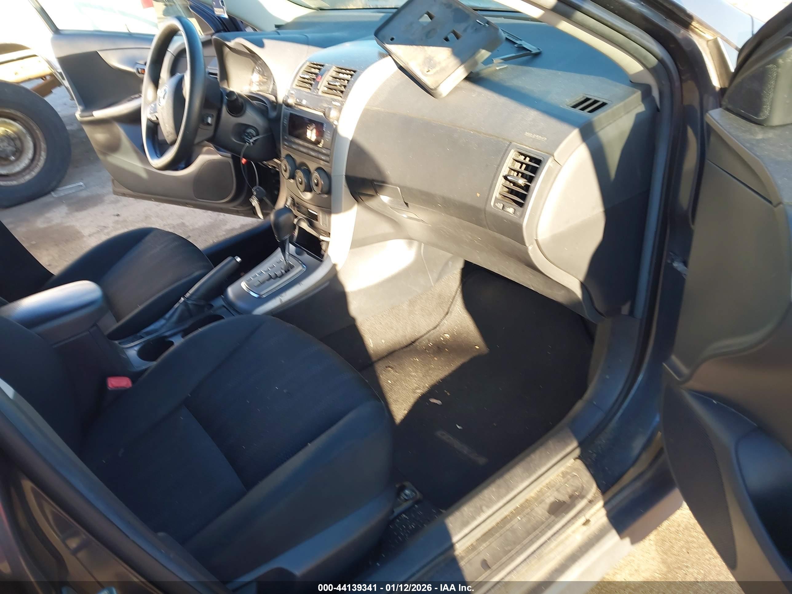 TOYOTA COROLLA image 5