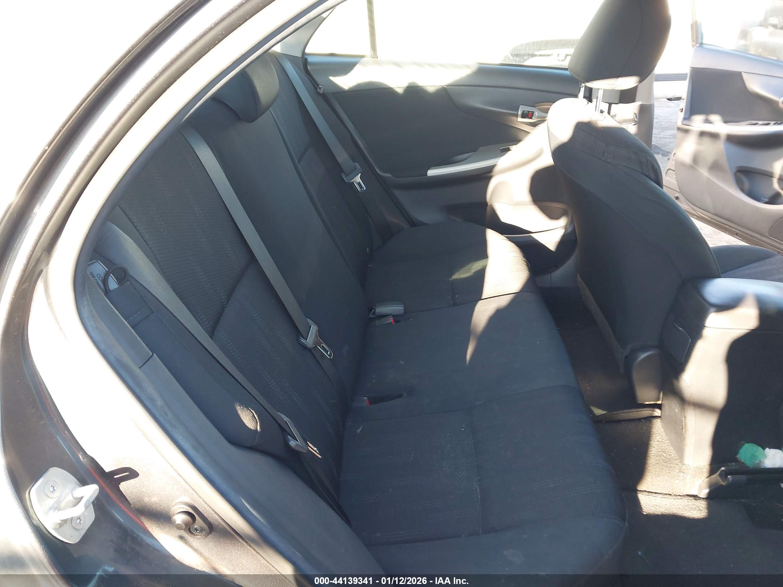 TOYOTA COROLLA image 8