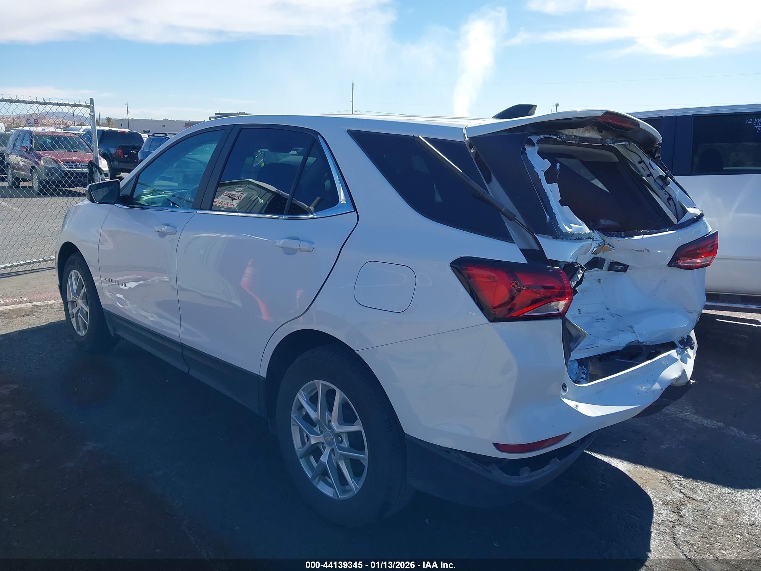 CHEVROLET EQUINOX image 3