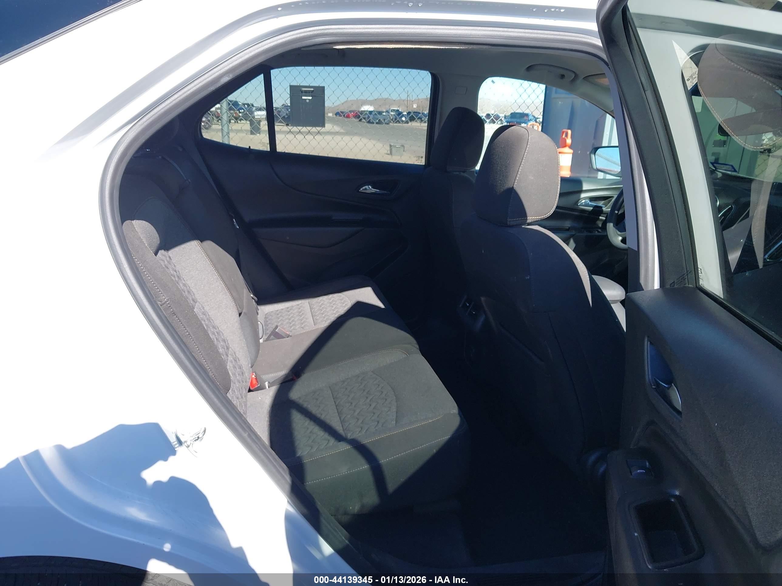 CHEVROLET EQUINOX image 8