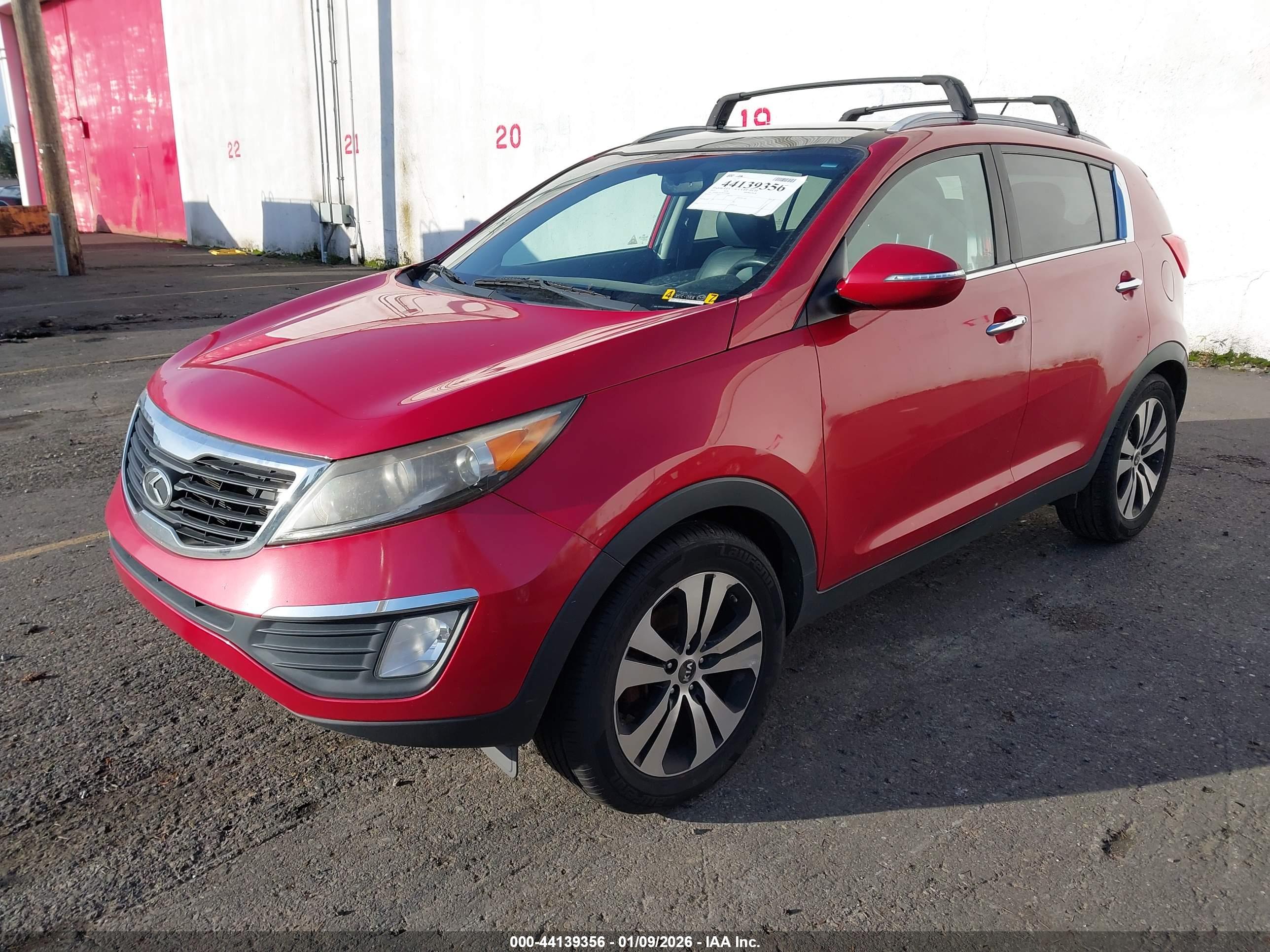 KIA SPORTAGE image 2