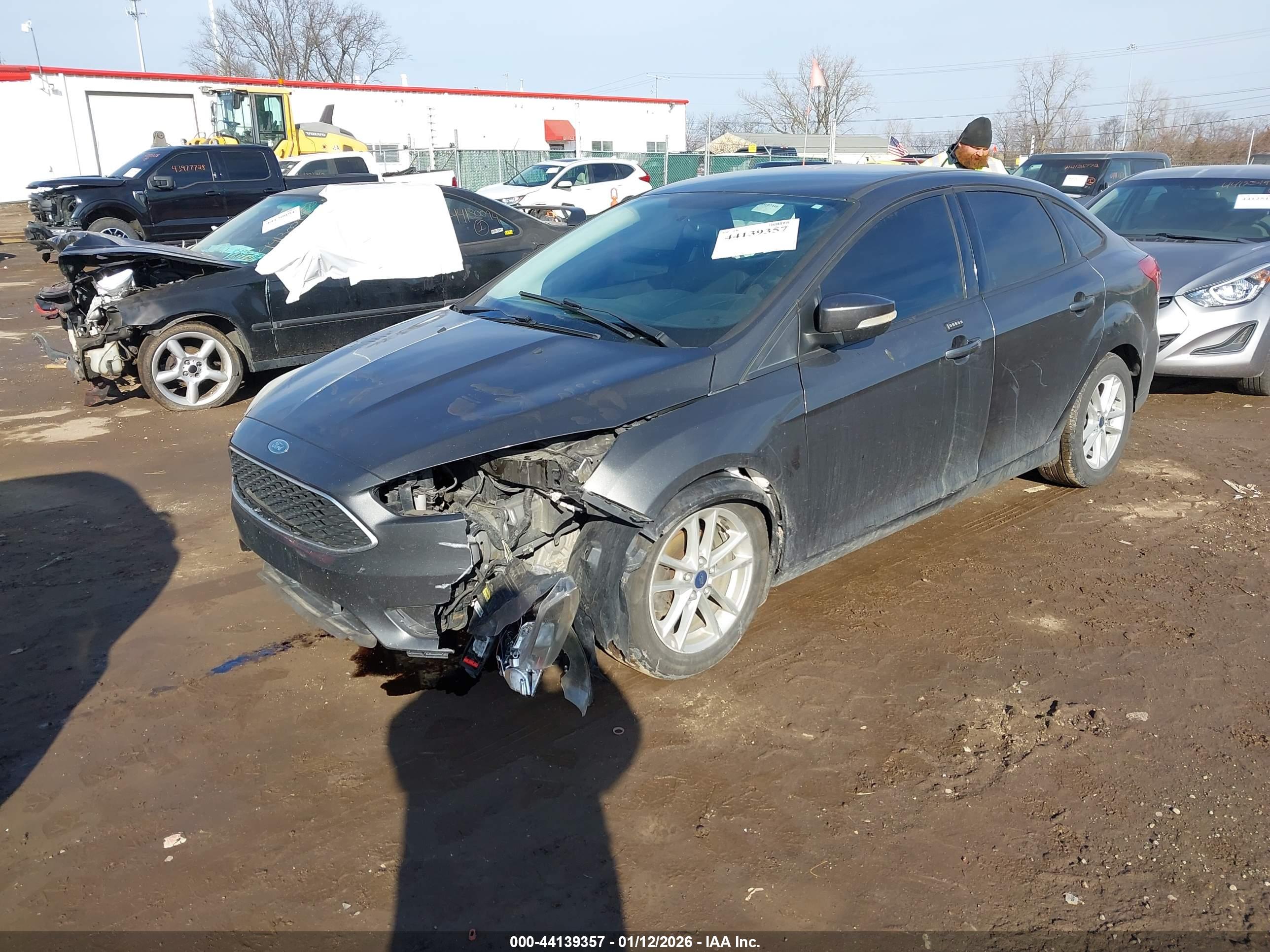 FORD FOCUS image 2