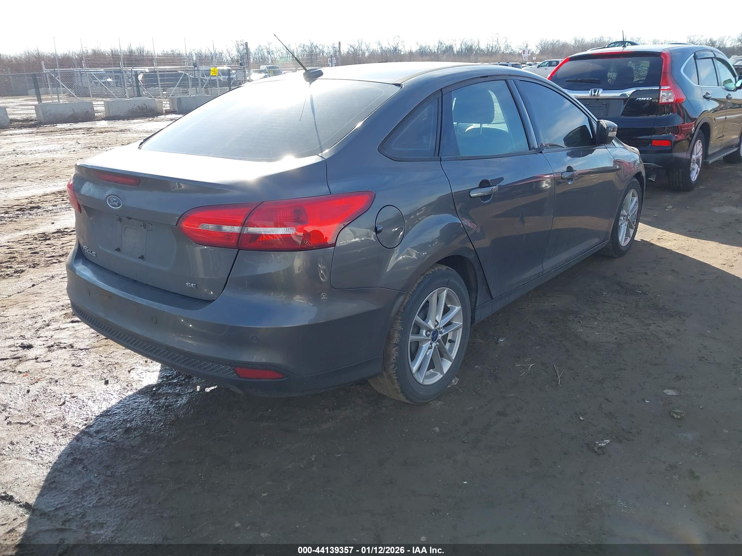 FORD FOCUS image 4