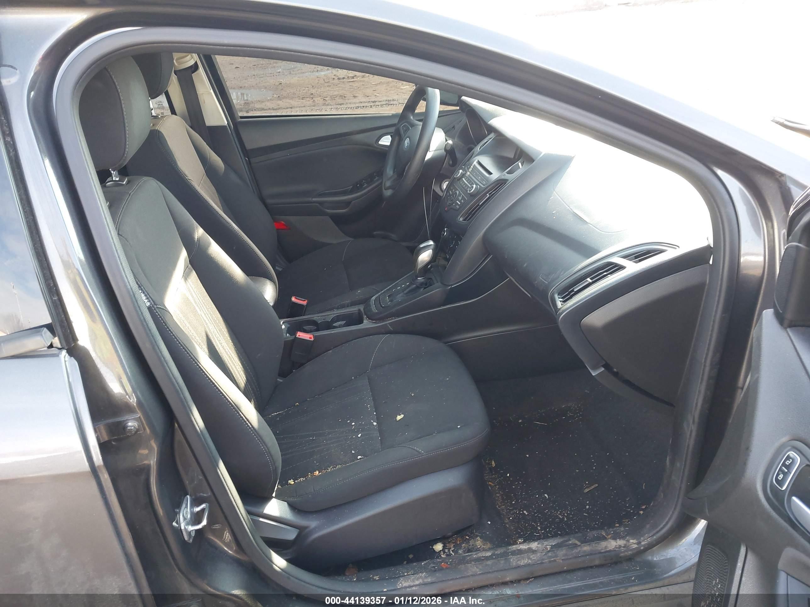 FORD FOCUS image 5