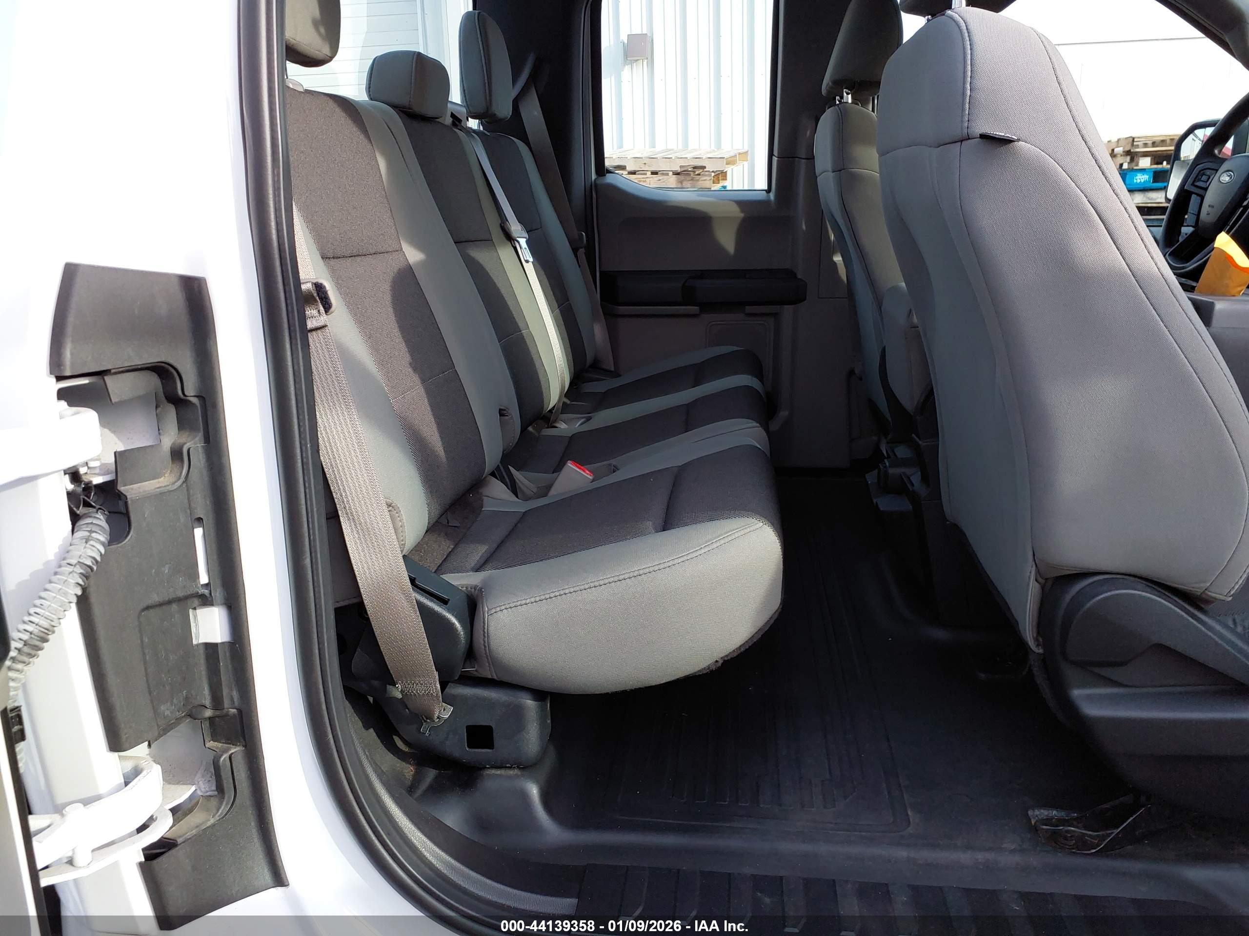 FORD F-150 image 8