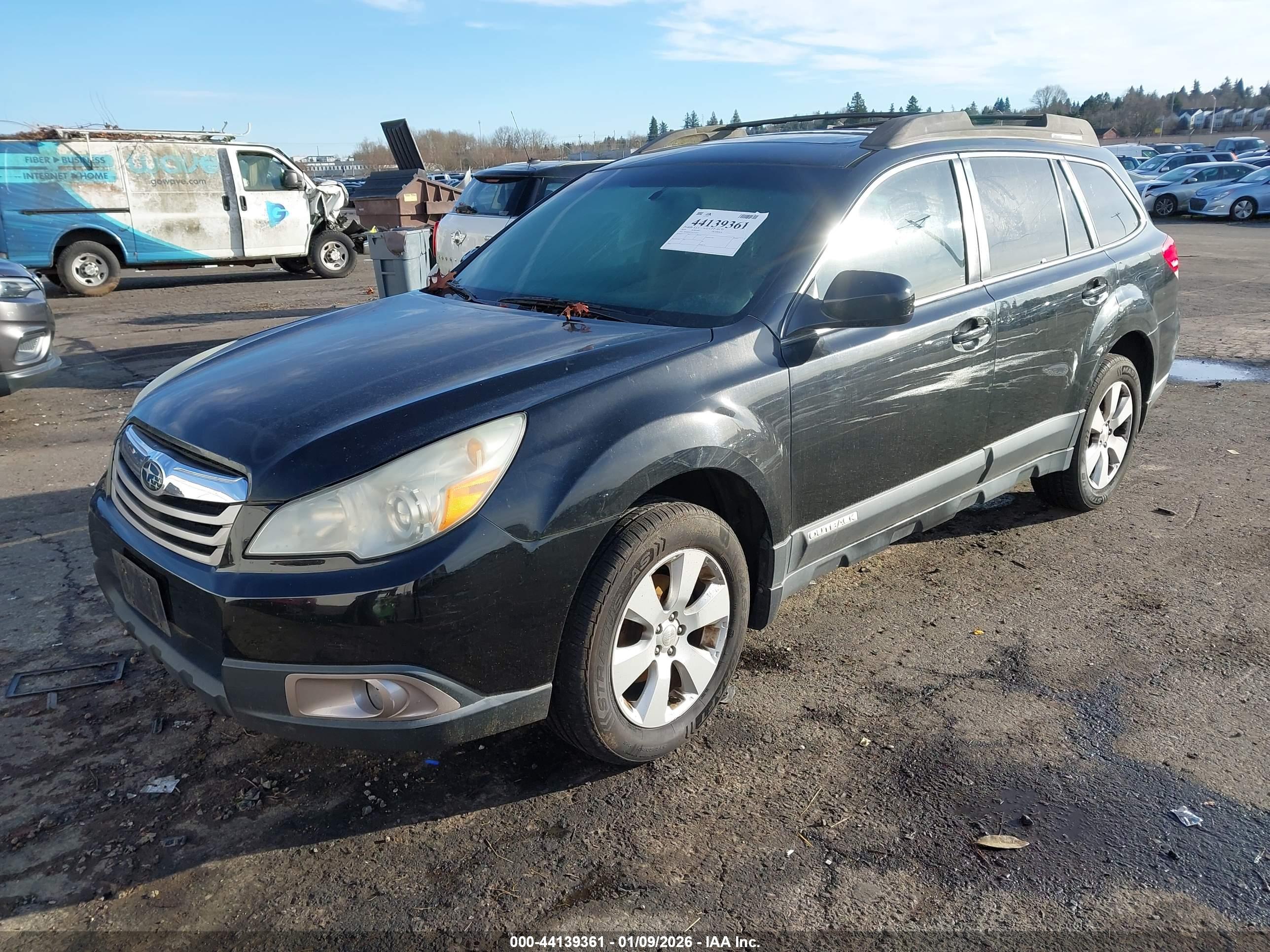 SUBARU OUTBACK image 2