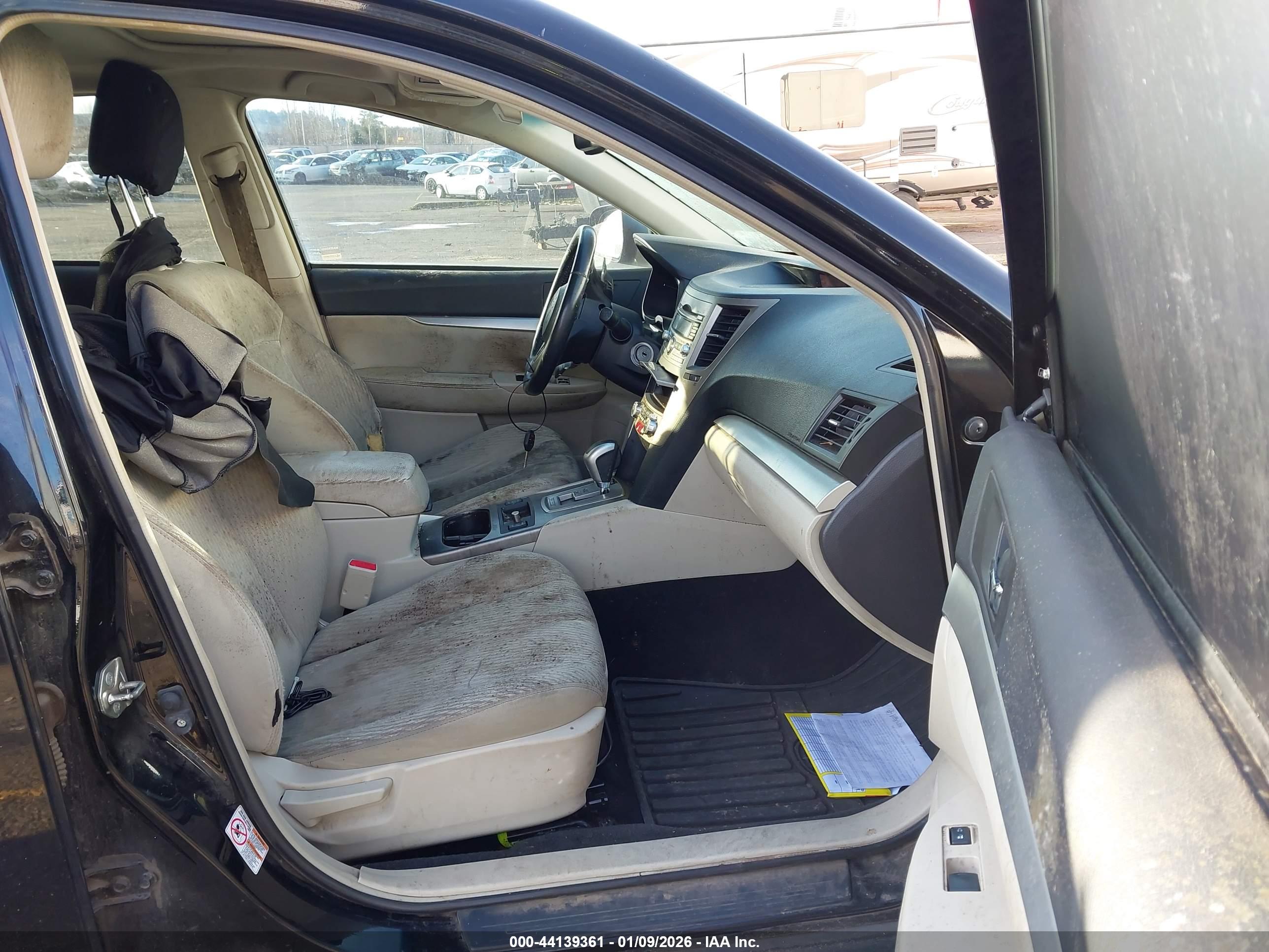 SUBARU OUTBACK image 5