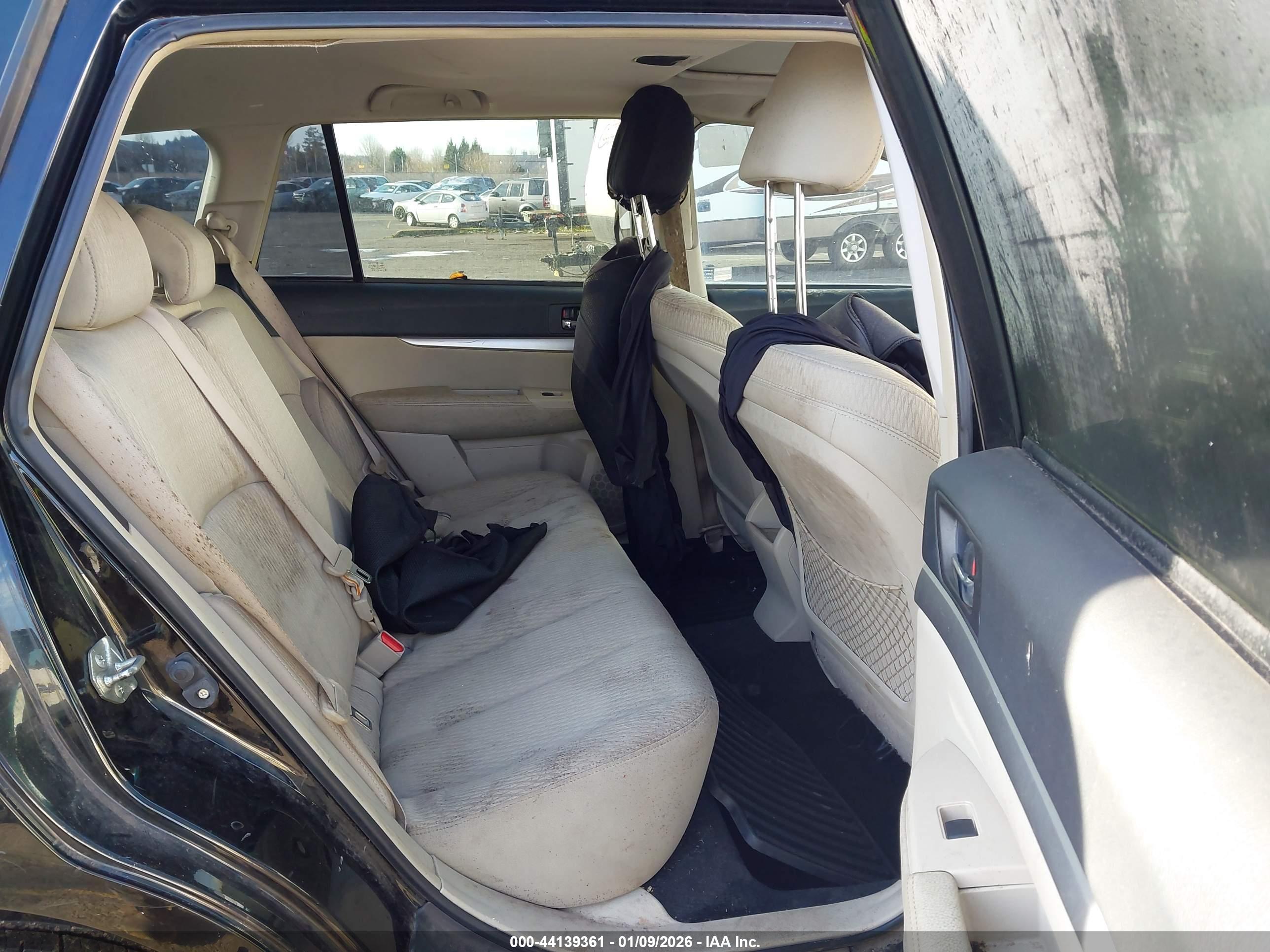 SUBARU OUTBACK image 8