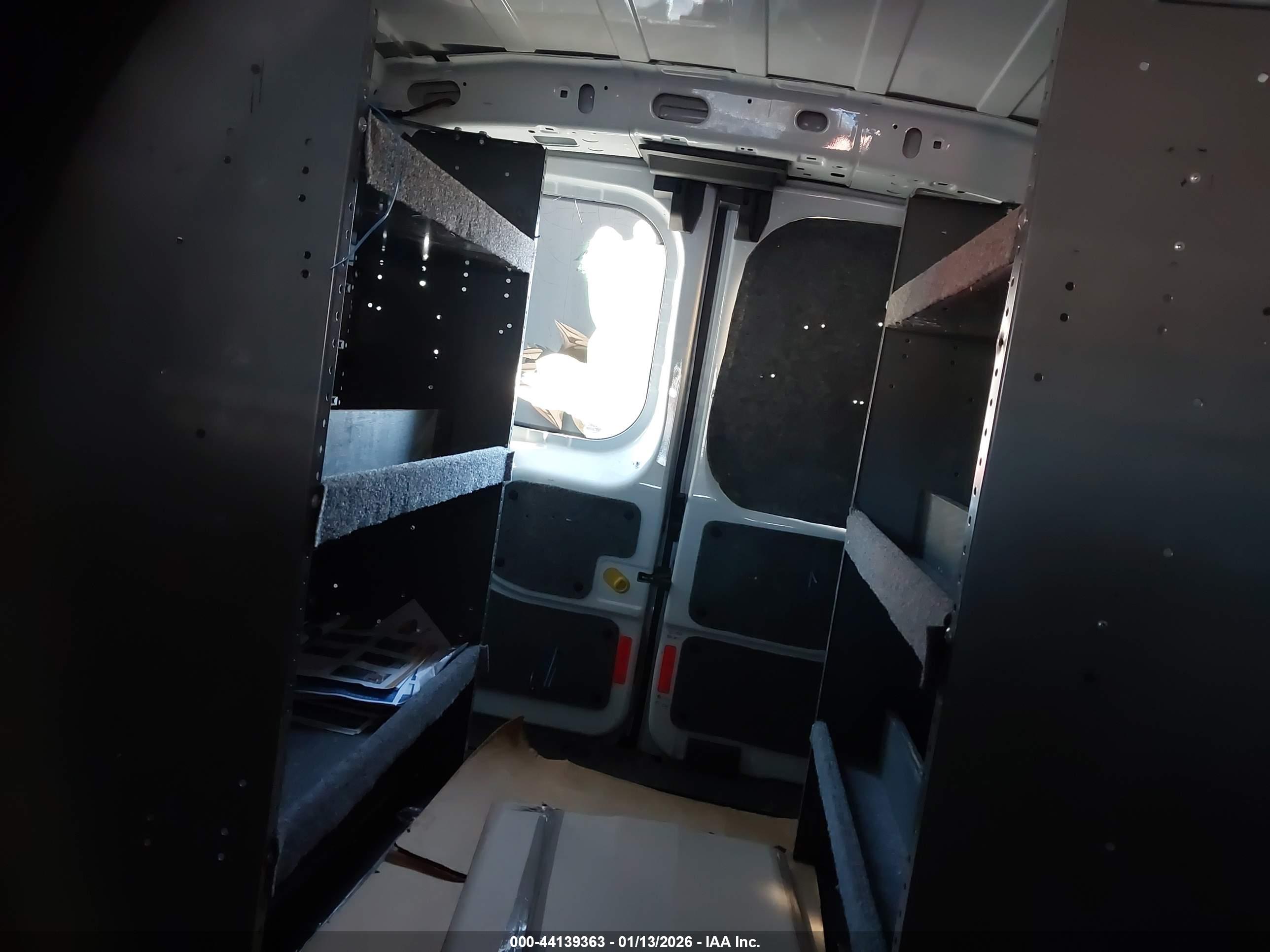 FORD TRANSIT image 8