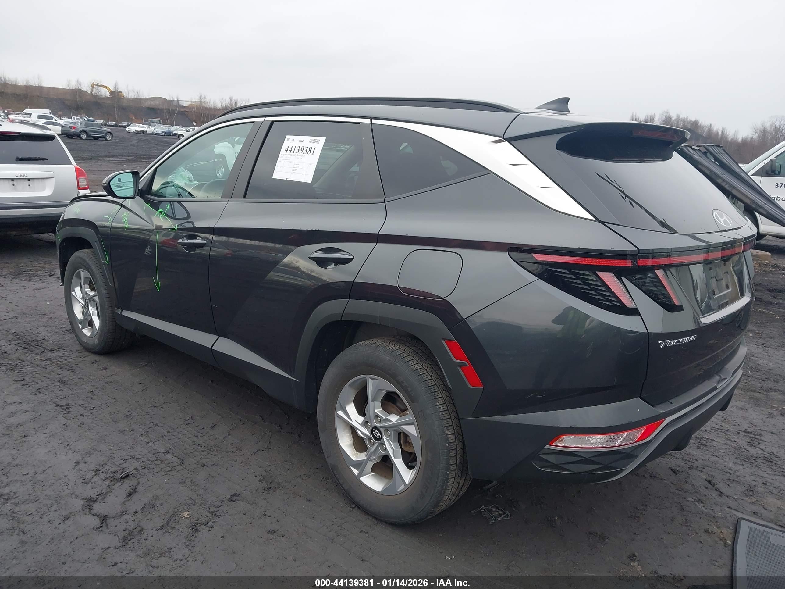 HYUNDAI TUCSON image 3
