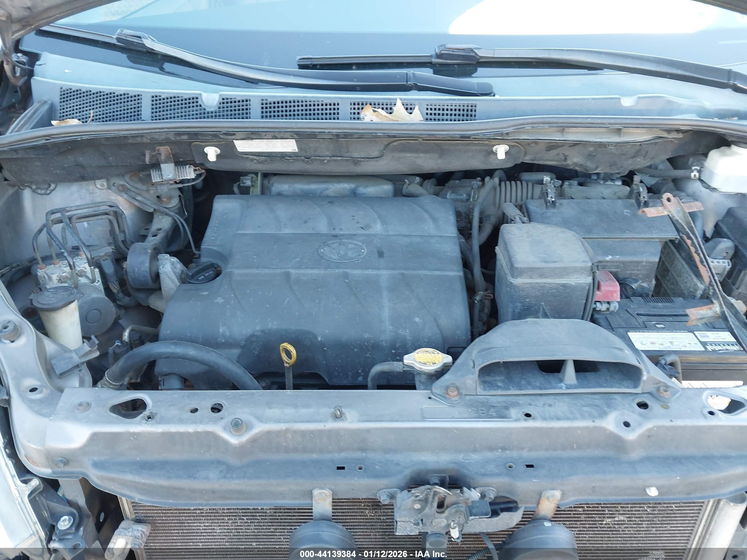 TOYOTA SIENNA image 10