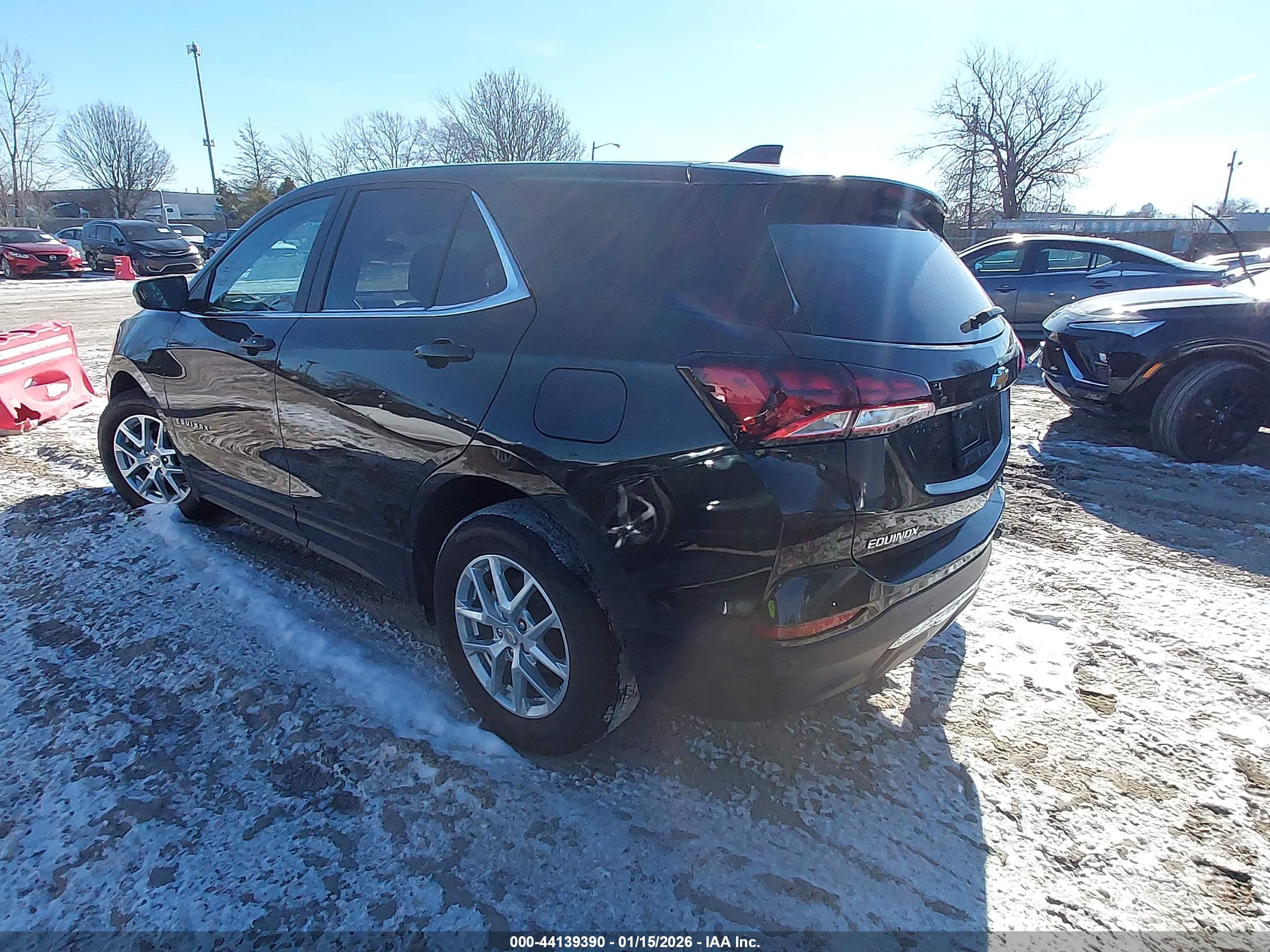 CHEVROLET EQUINOX image 3