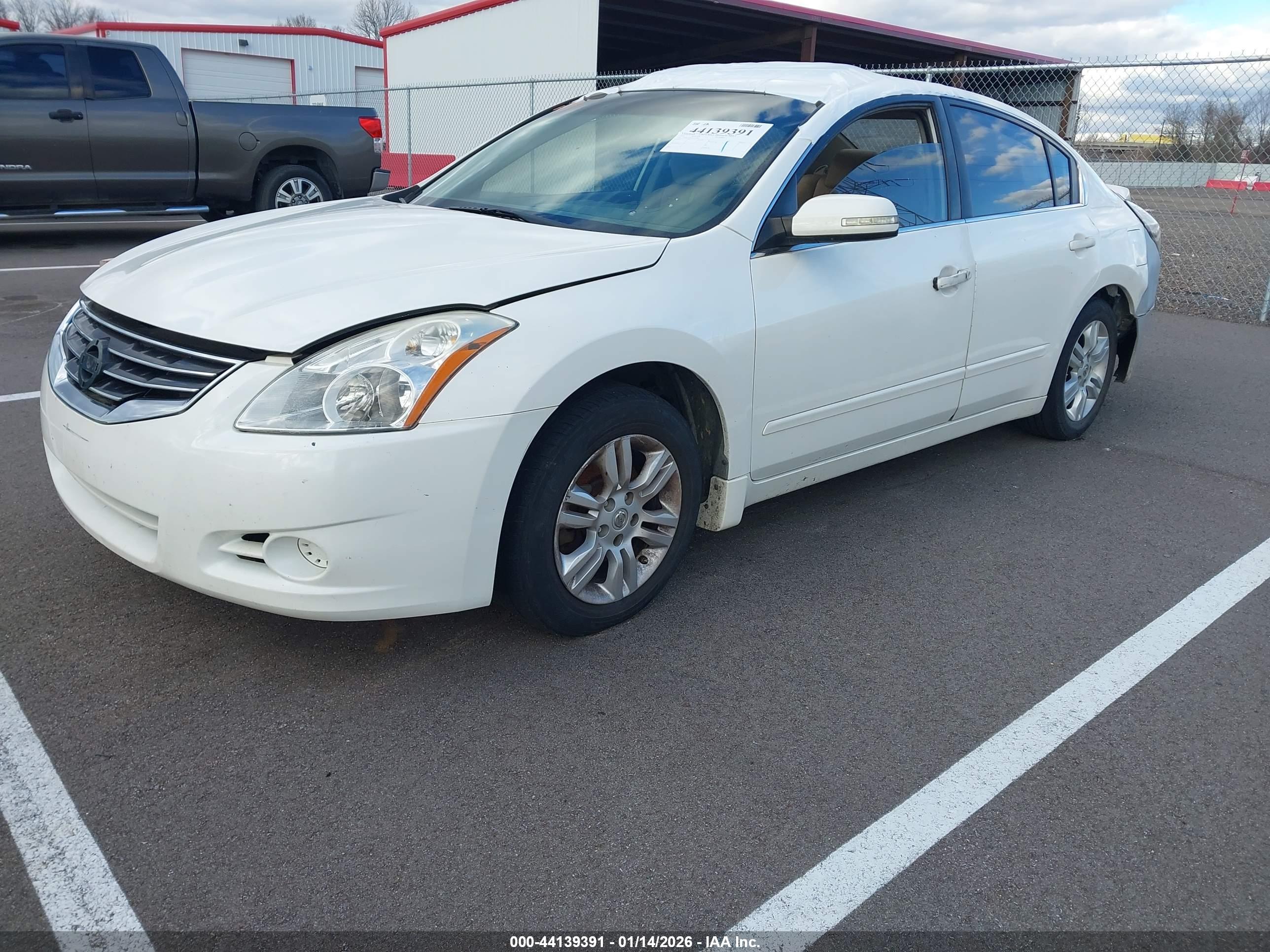 NISSAN ALTIMA image 2