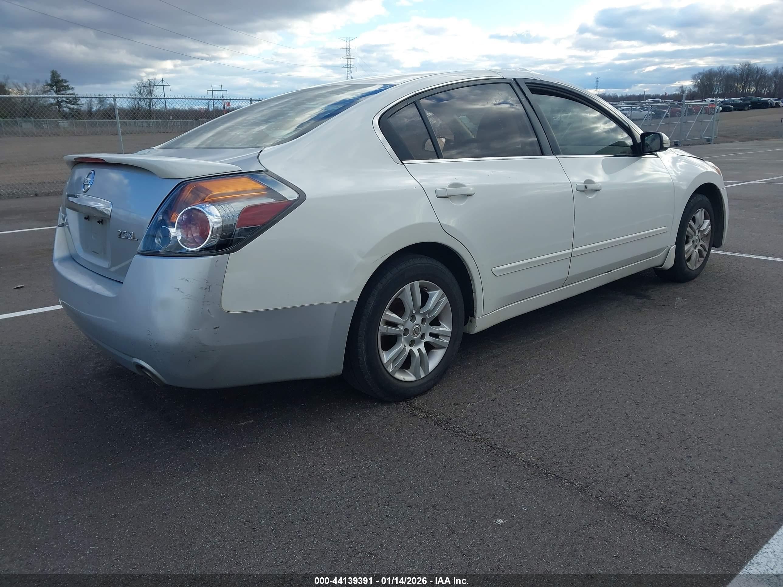 NISSAN ALTIMA image 4