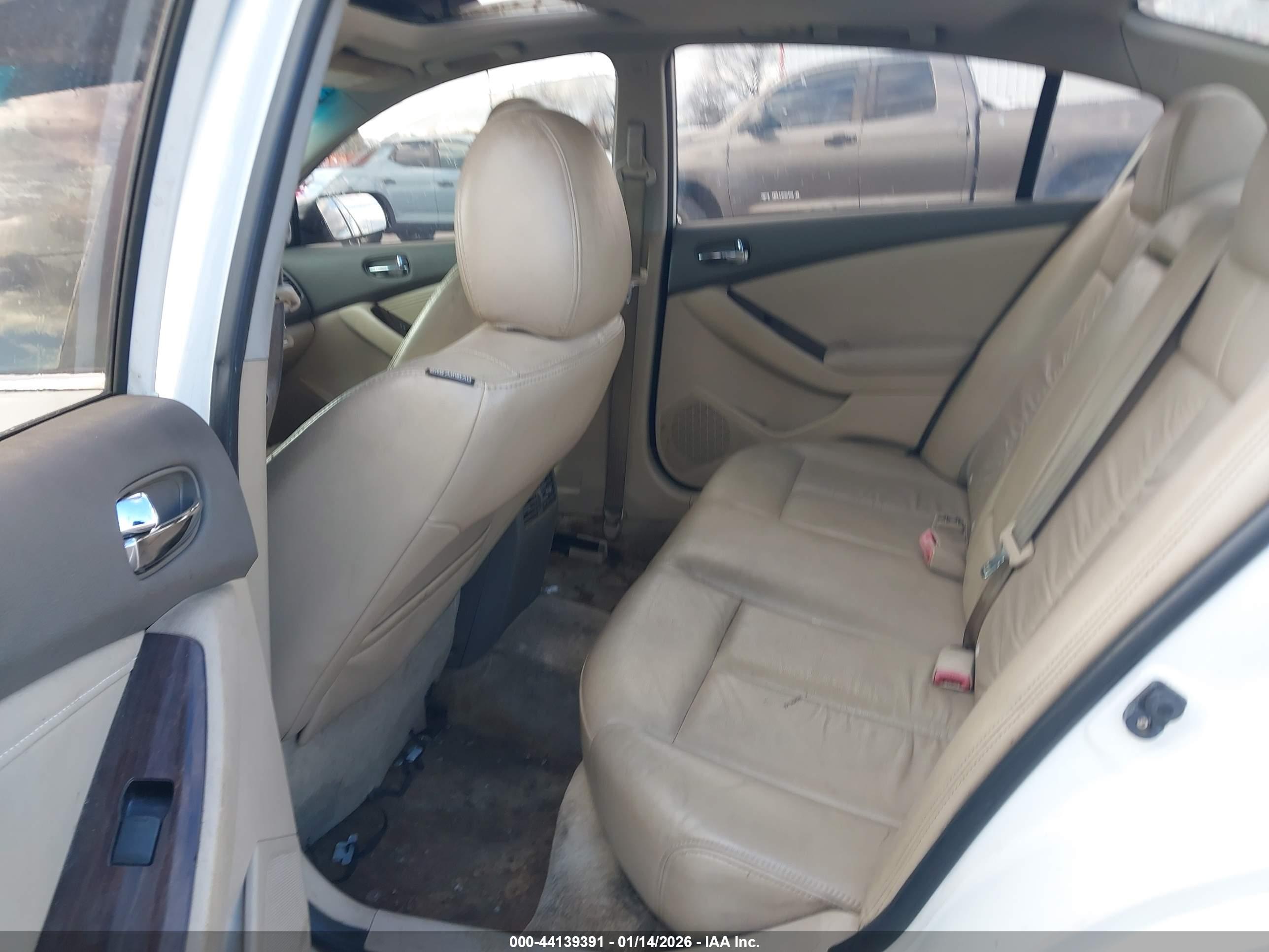 NISSAN ALTIMA image 8
