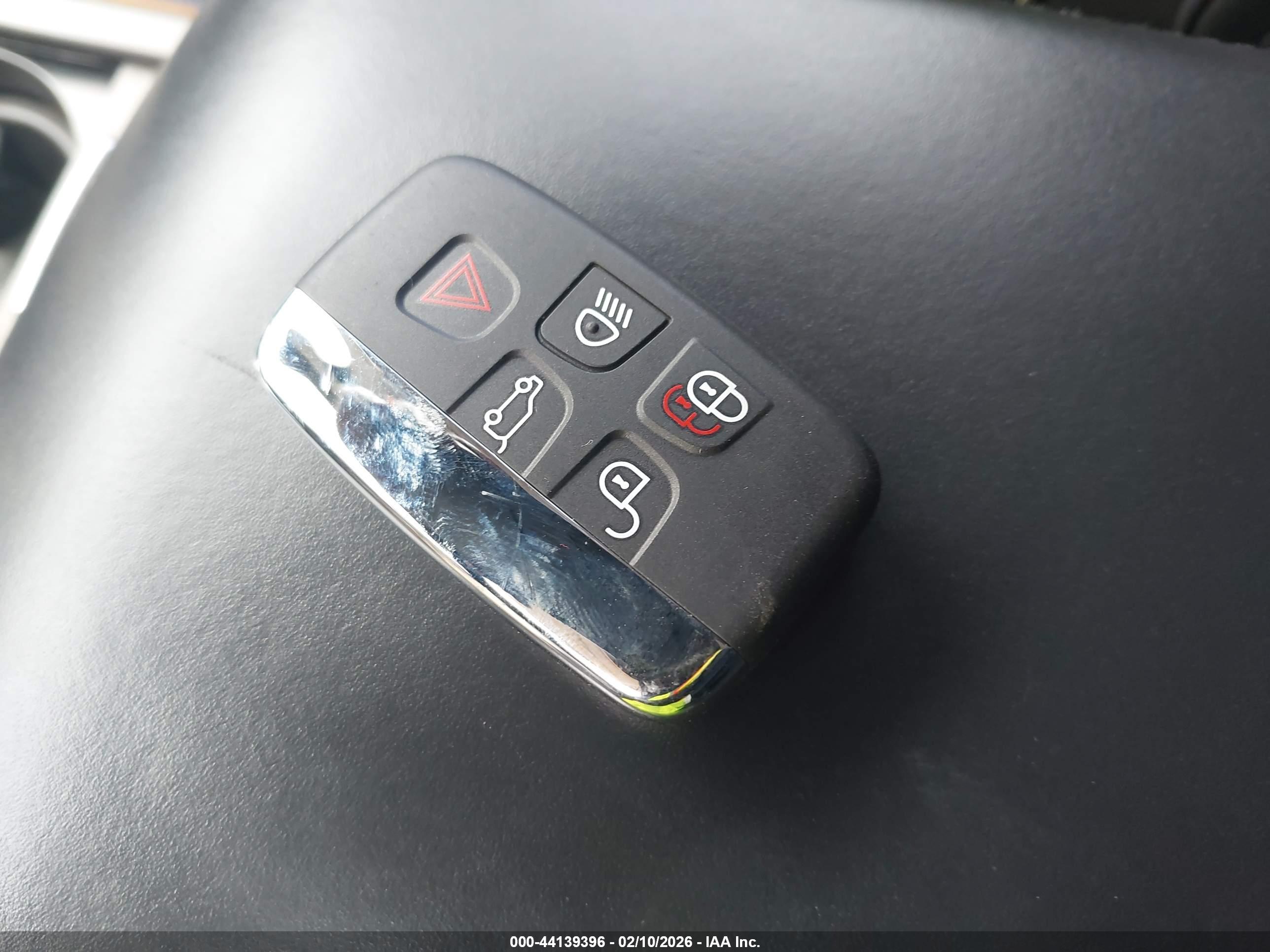 LAND ROVER image 11