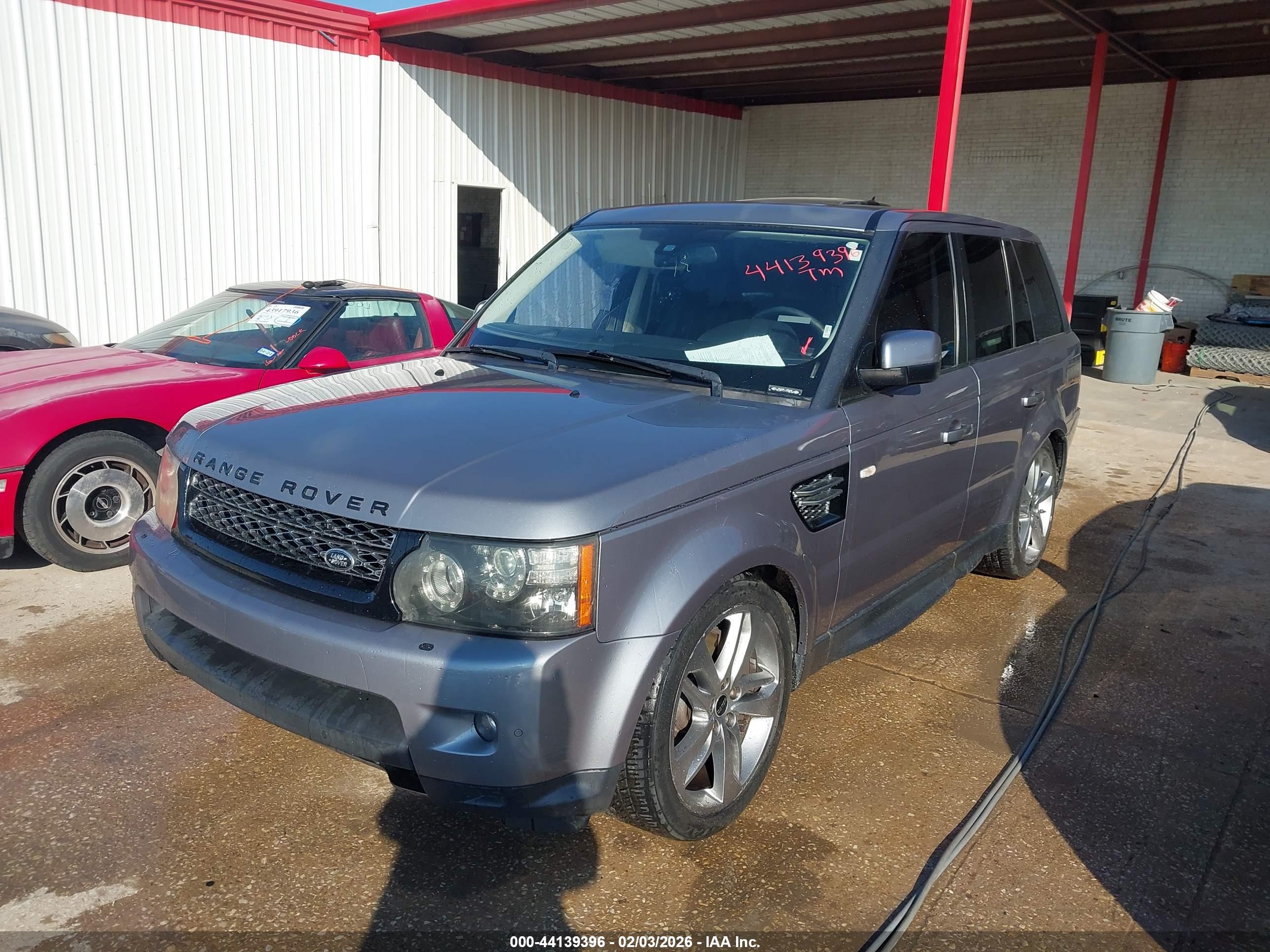 LAND ROVER image 2