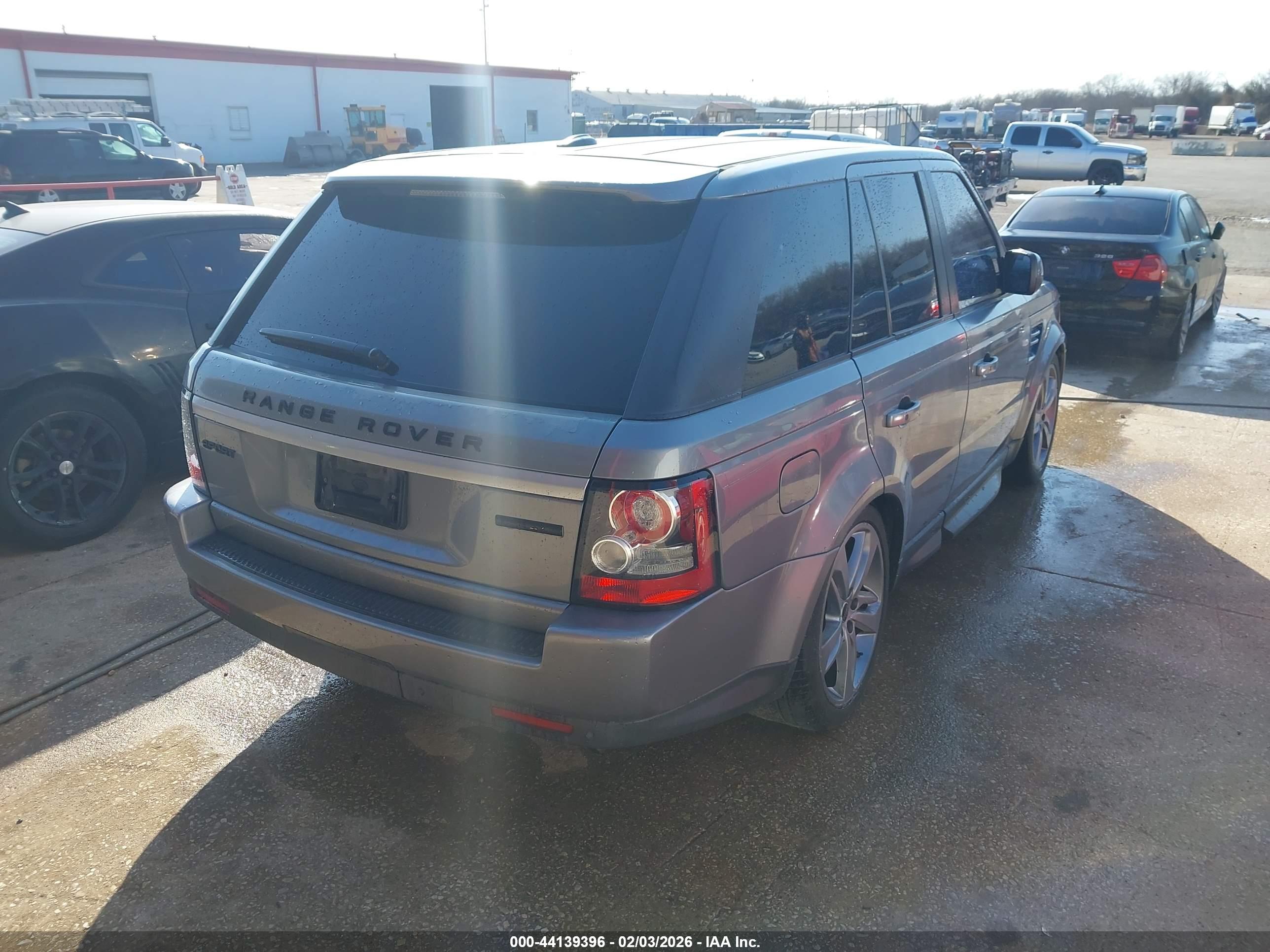 LAND ROVER image 4