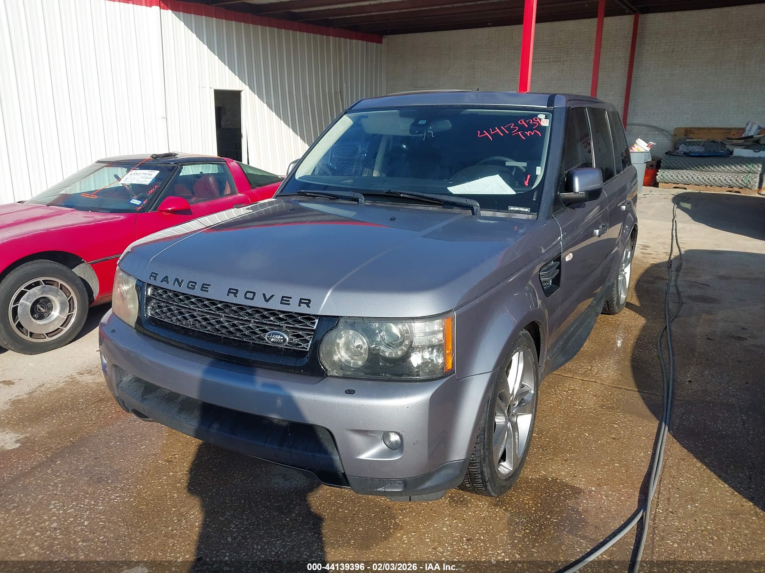 LAND ROVER image 6