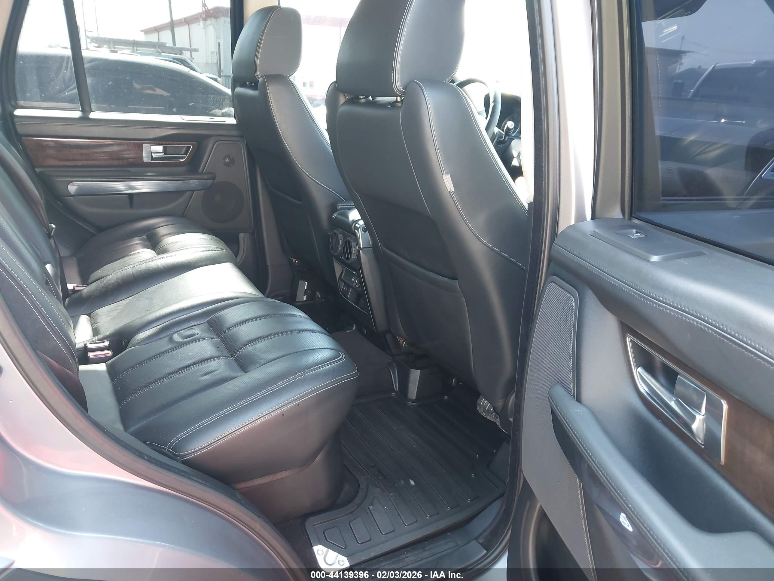 LAND ROVER image 8