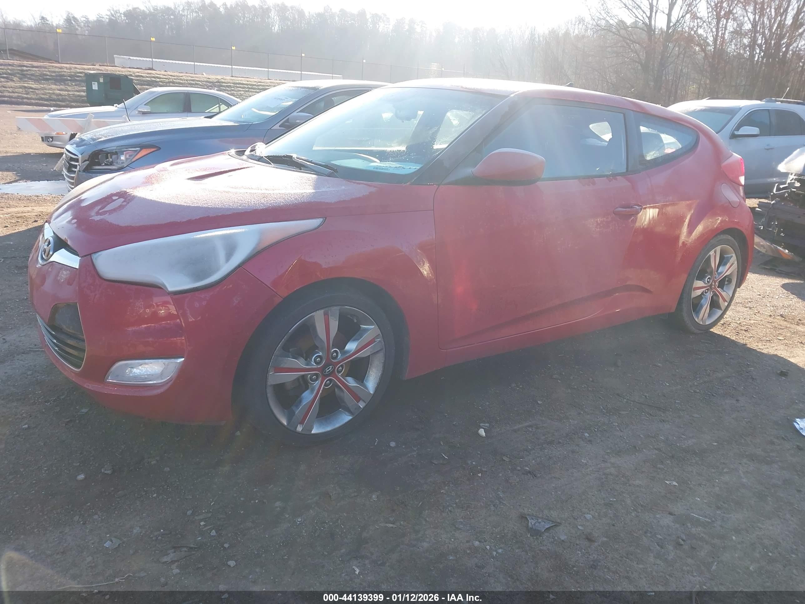 HYUNDAI VELOSTER image 2