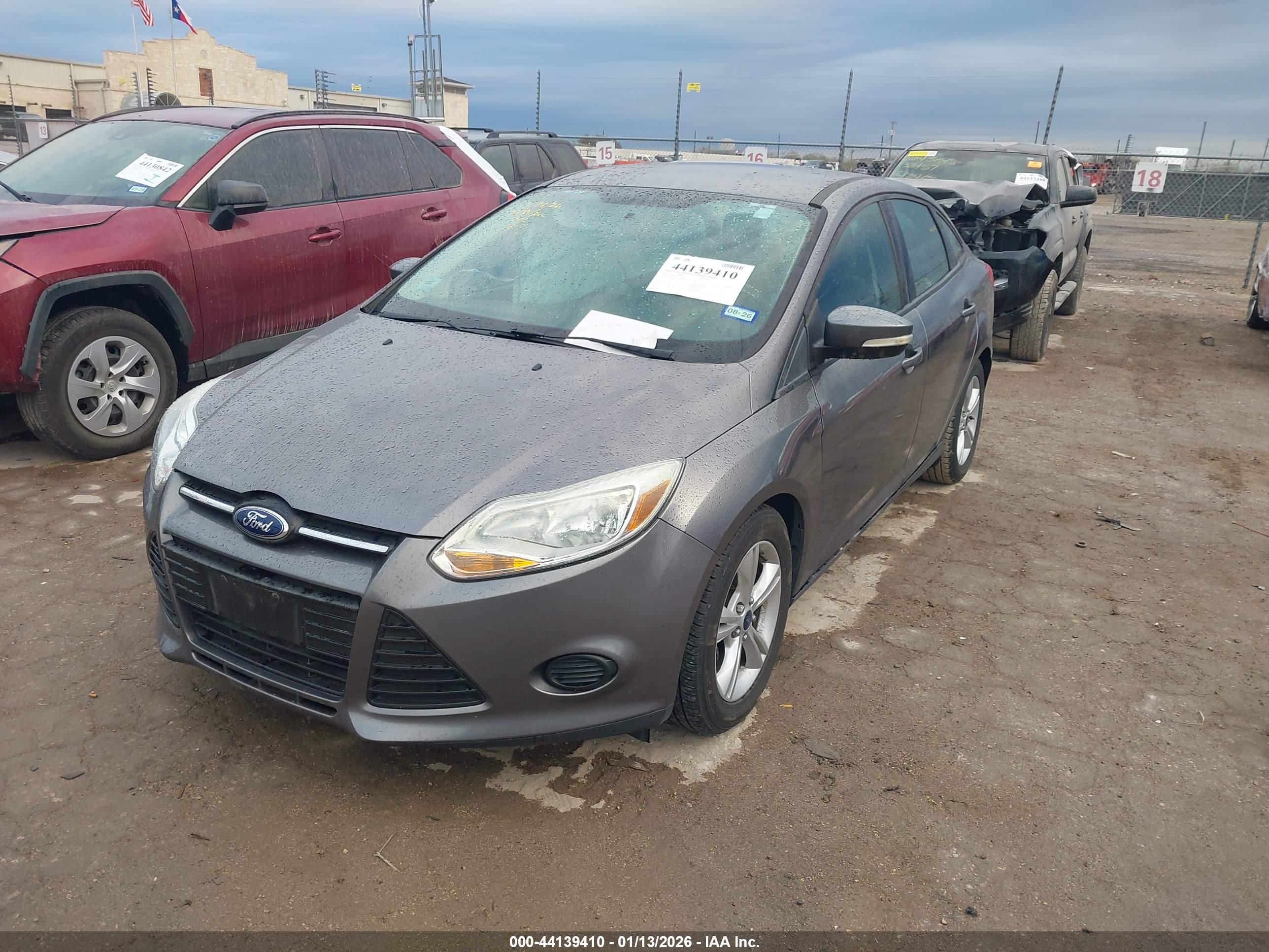 FORD FOCUS image 2