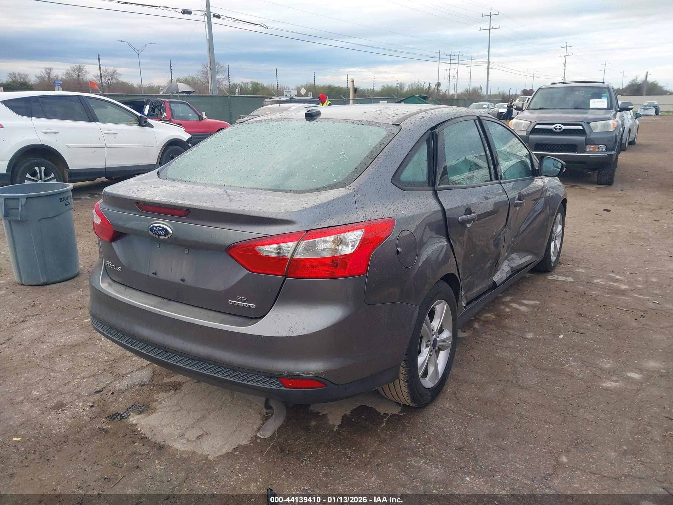 FORD FOCUS image 4