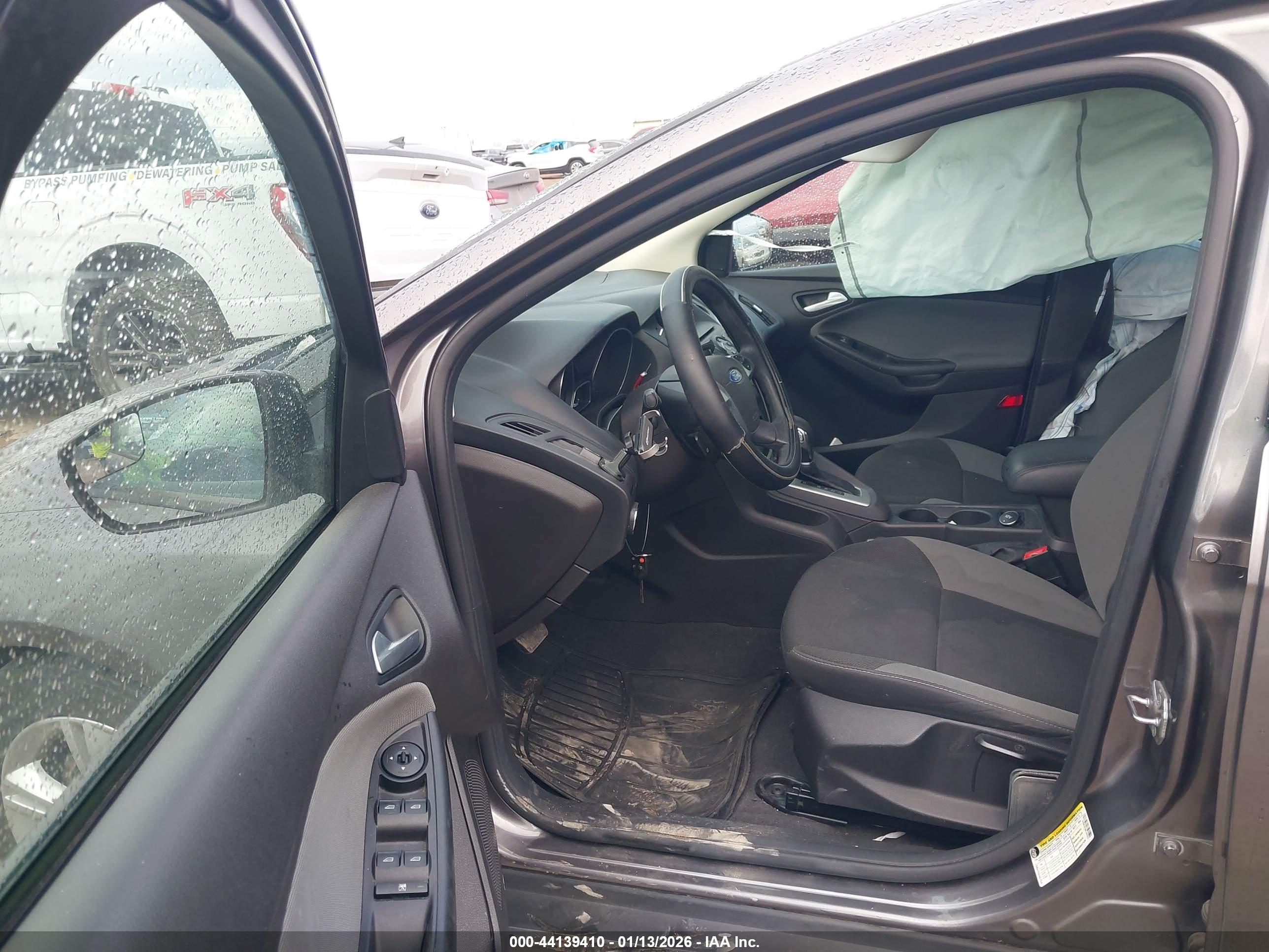 FORD FOCUS image 5