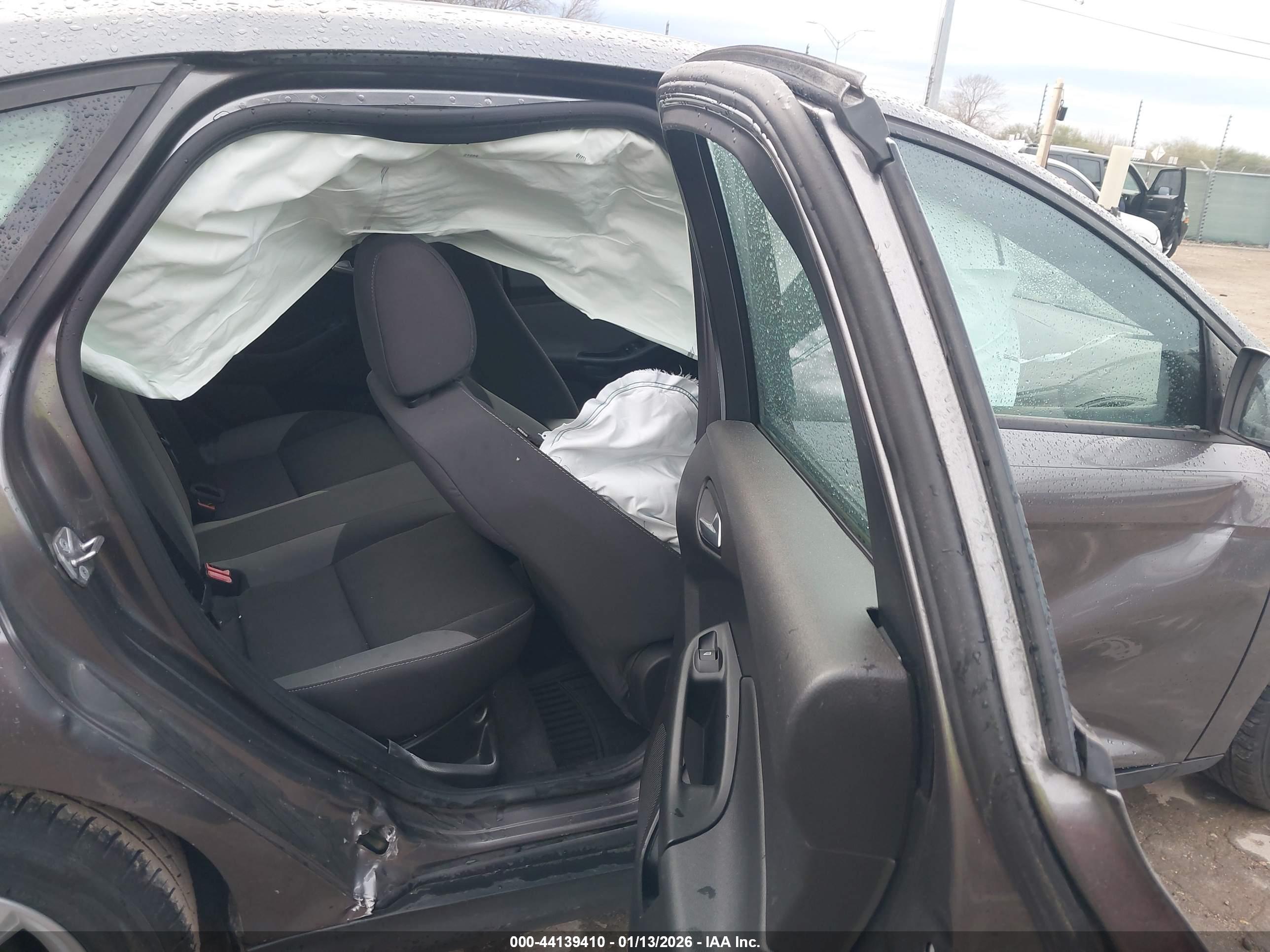 FORD FOCUS image 8