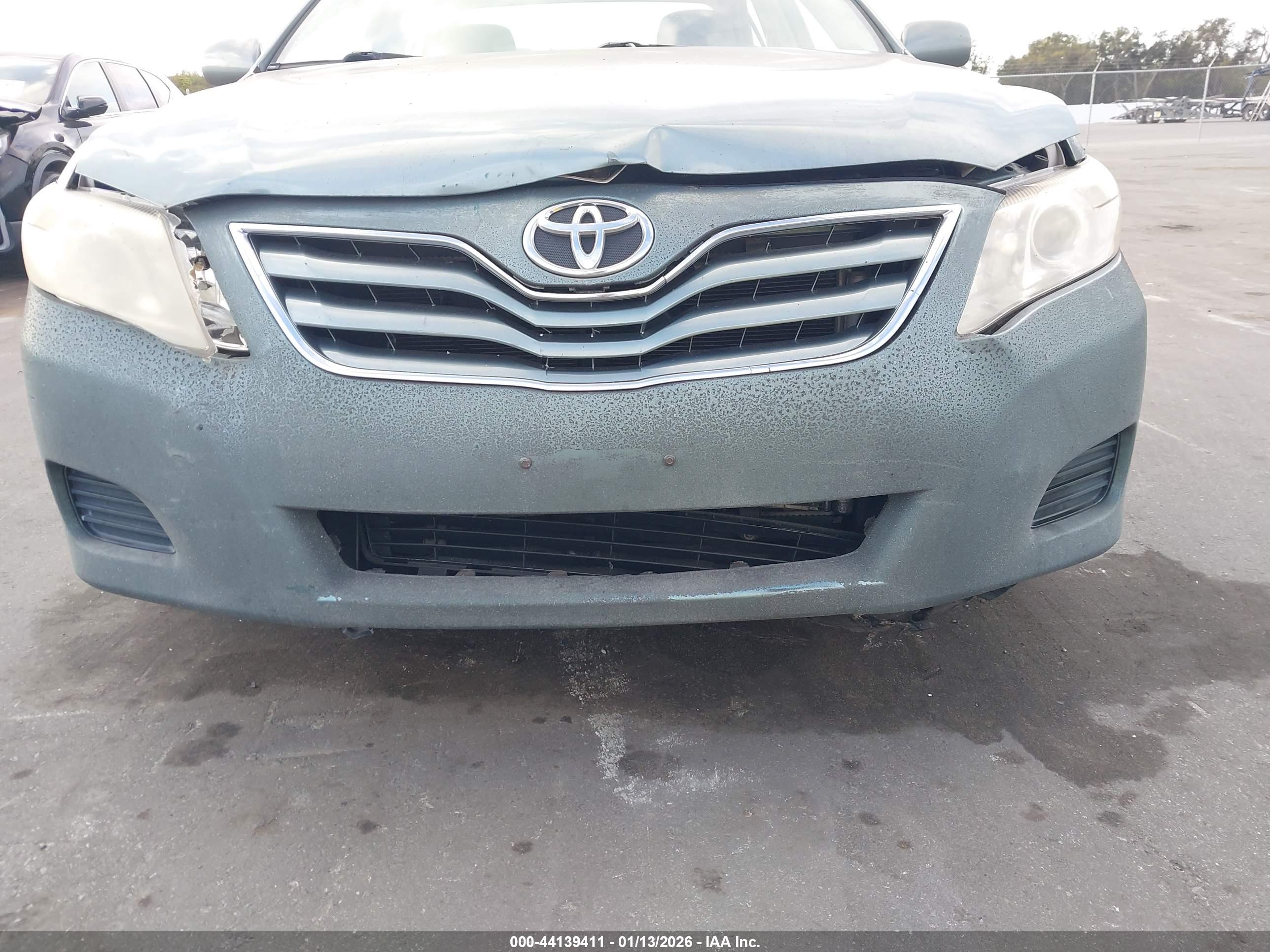 TOYOTA CAMRY image 6
