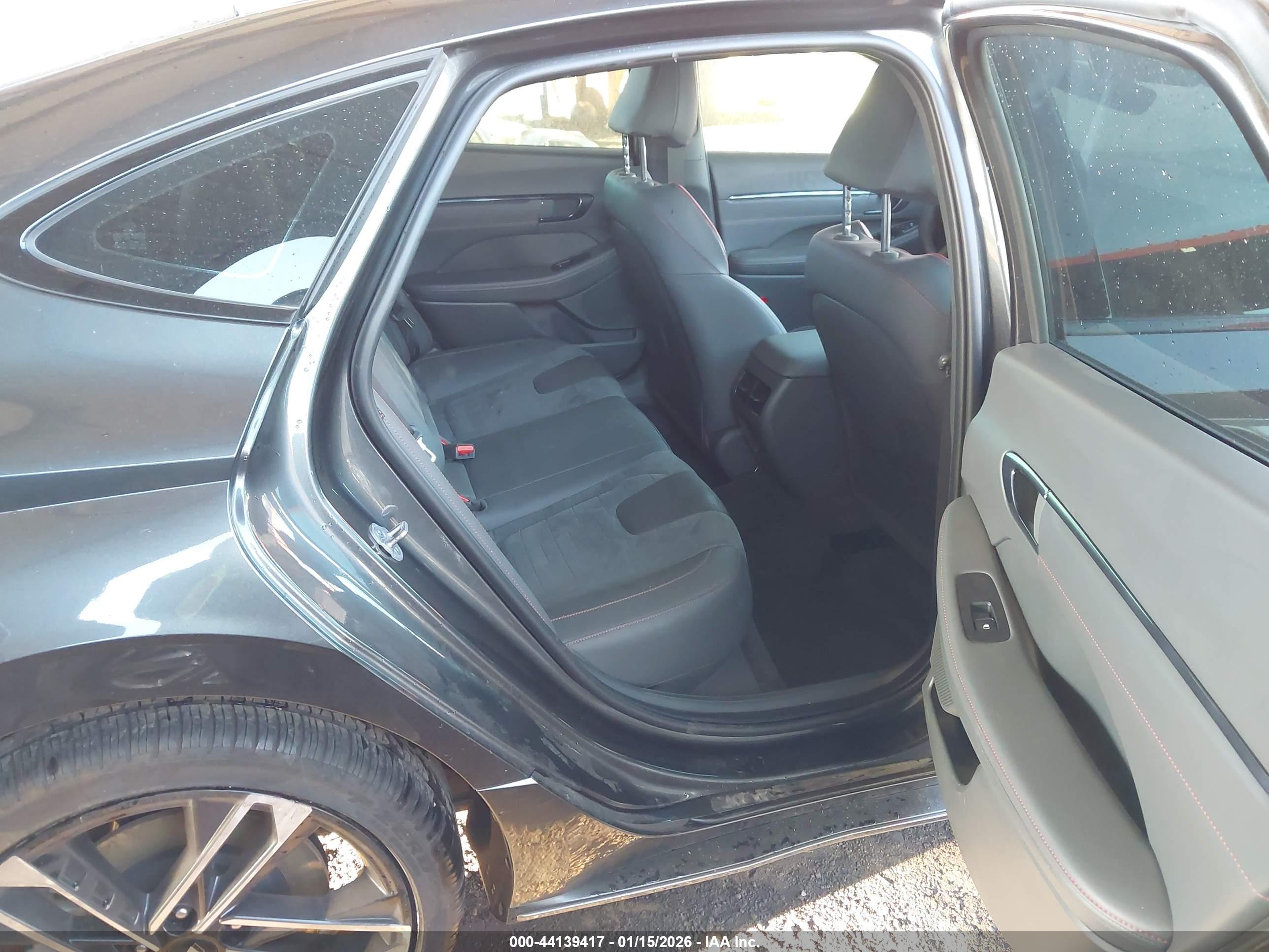 HYUNDAI SONATA image 8