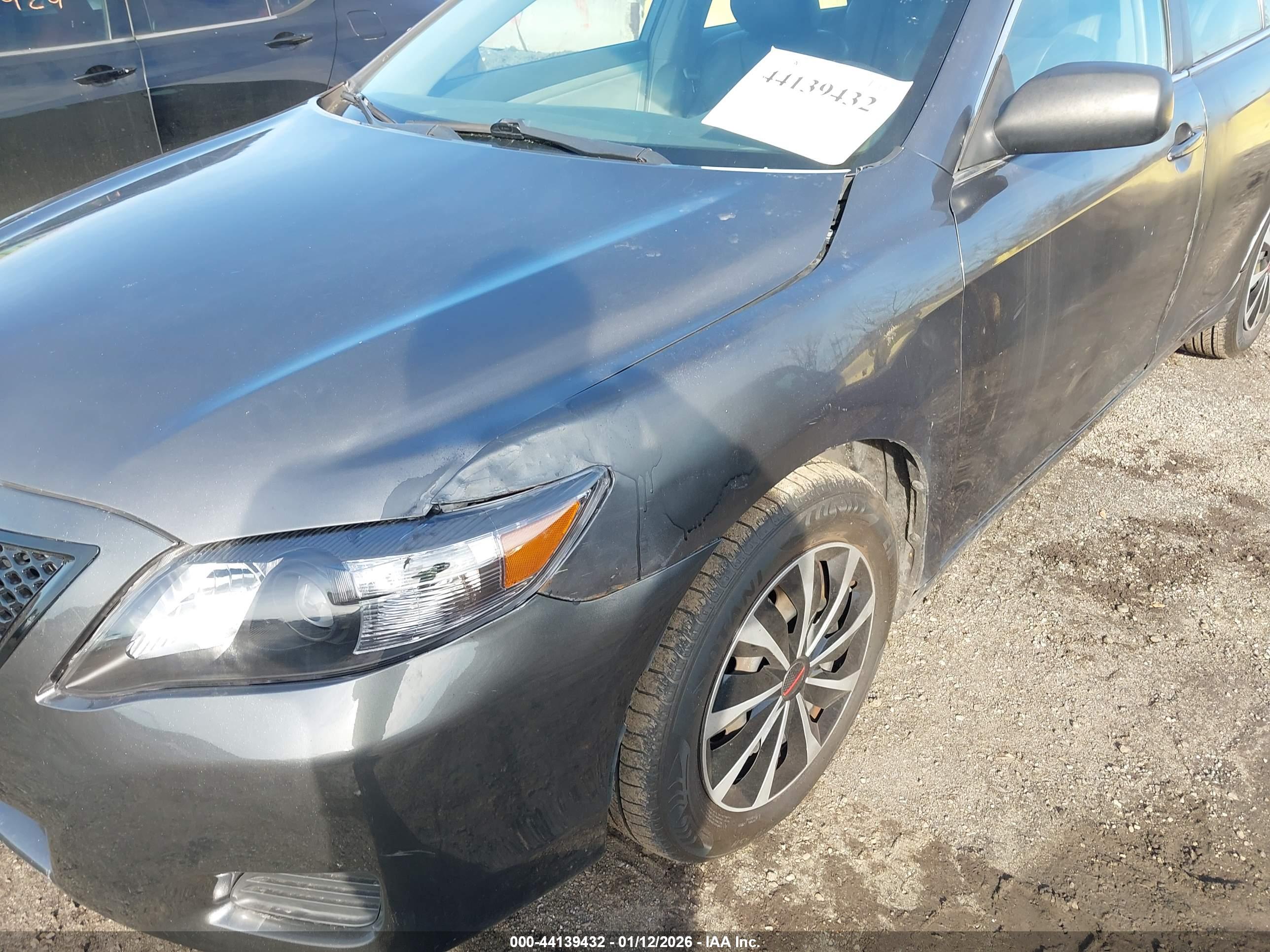 TOYOTA CAMRY image 6
