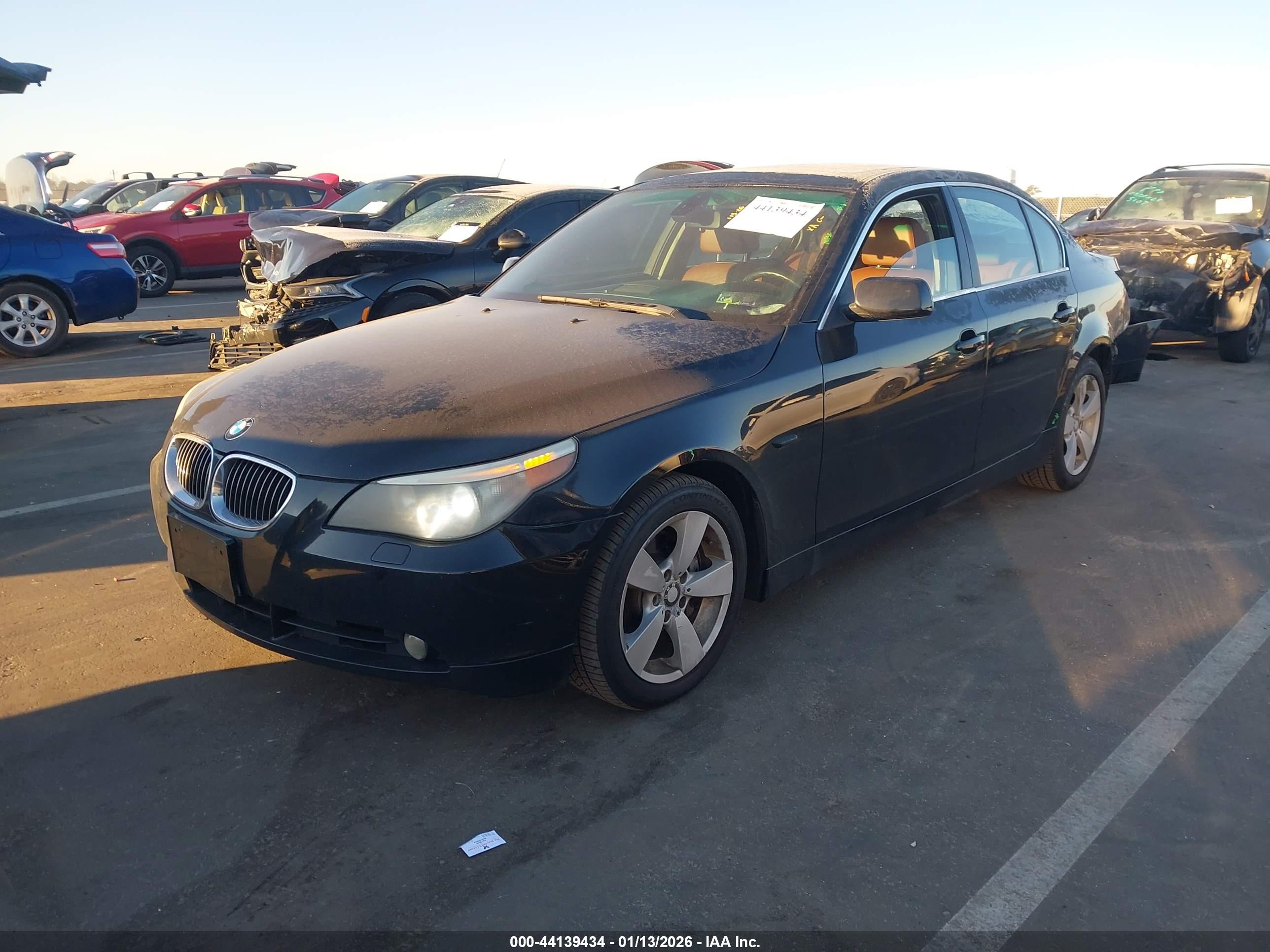 BMW 525XI image 2