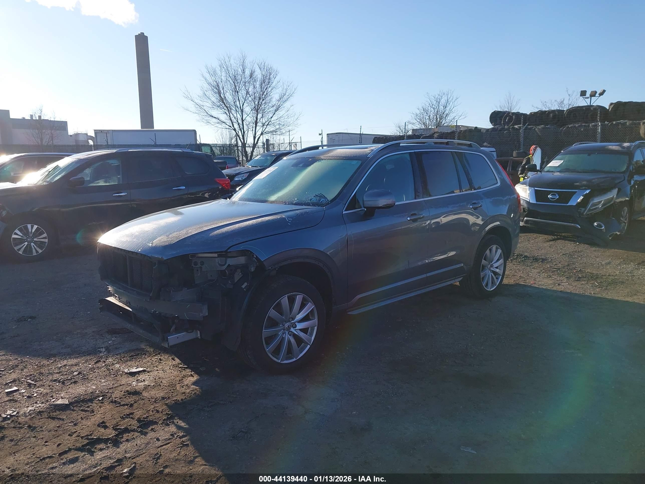 VOLVO XC90 image 2