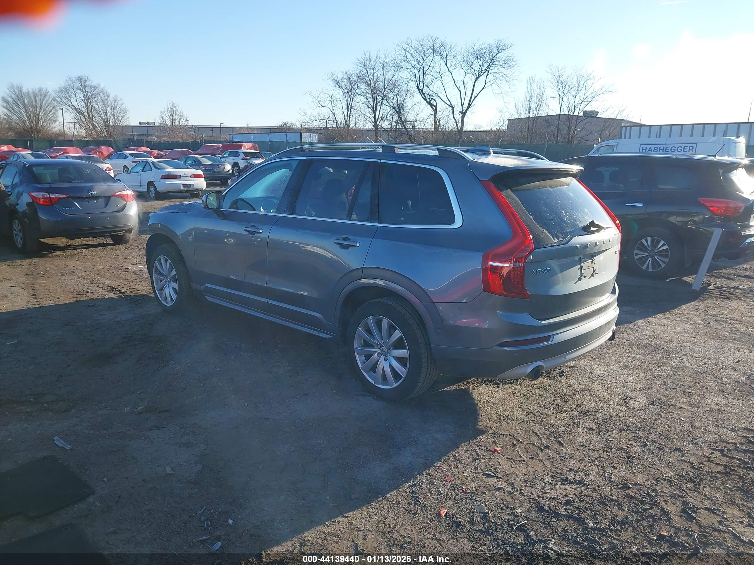 VOLVO XC90 image 3