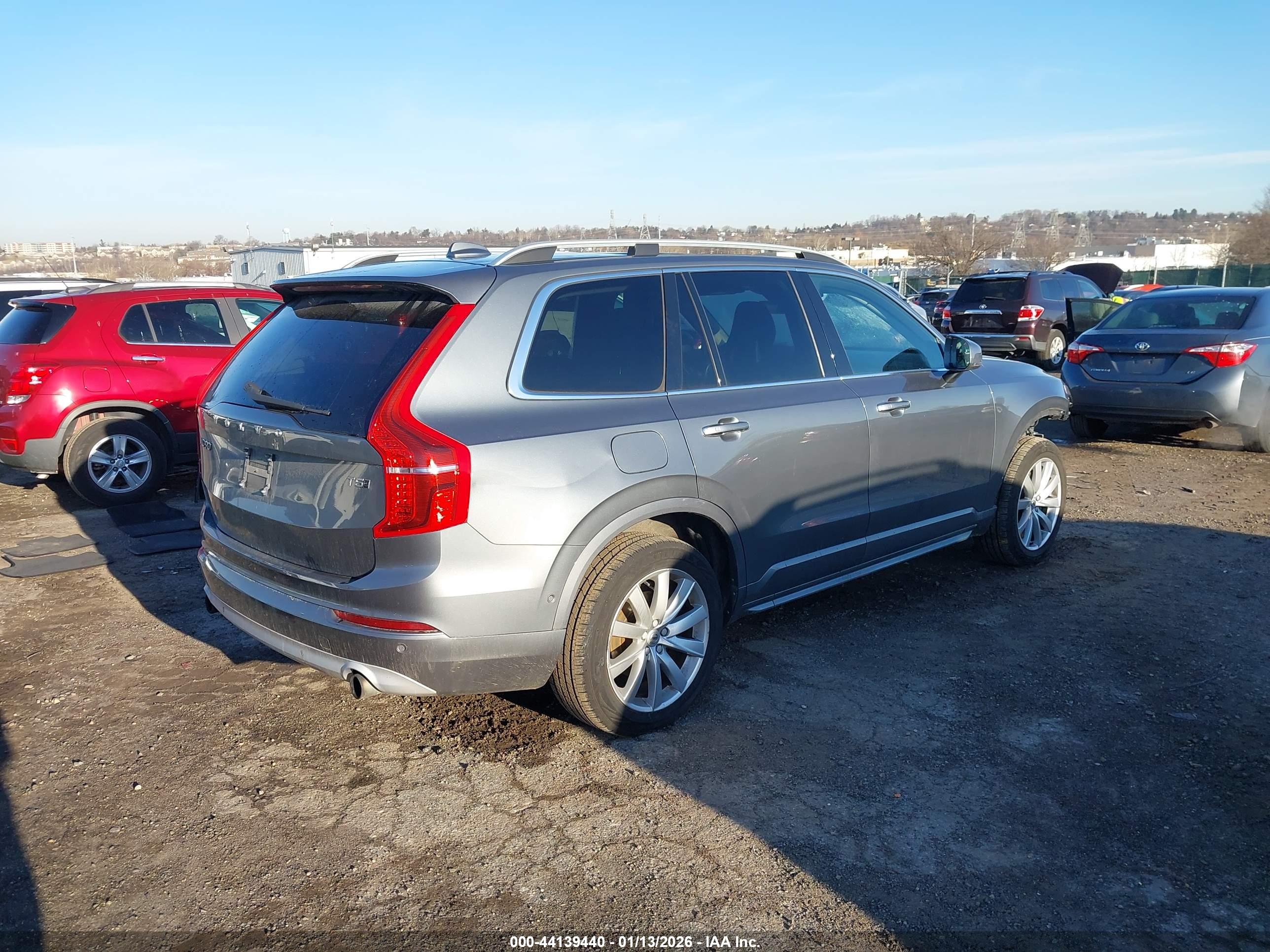 VOLVO XC90 image 4