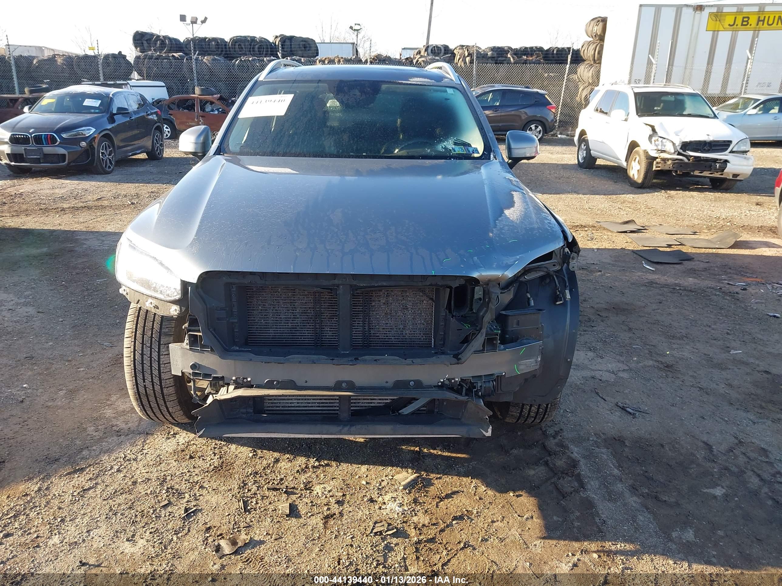 VOLVO XC90 image 6