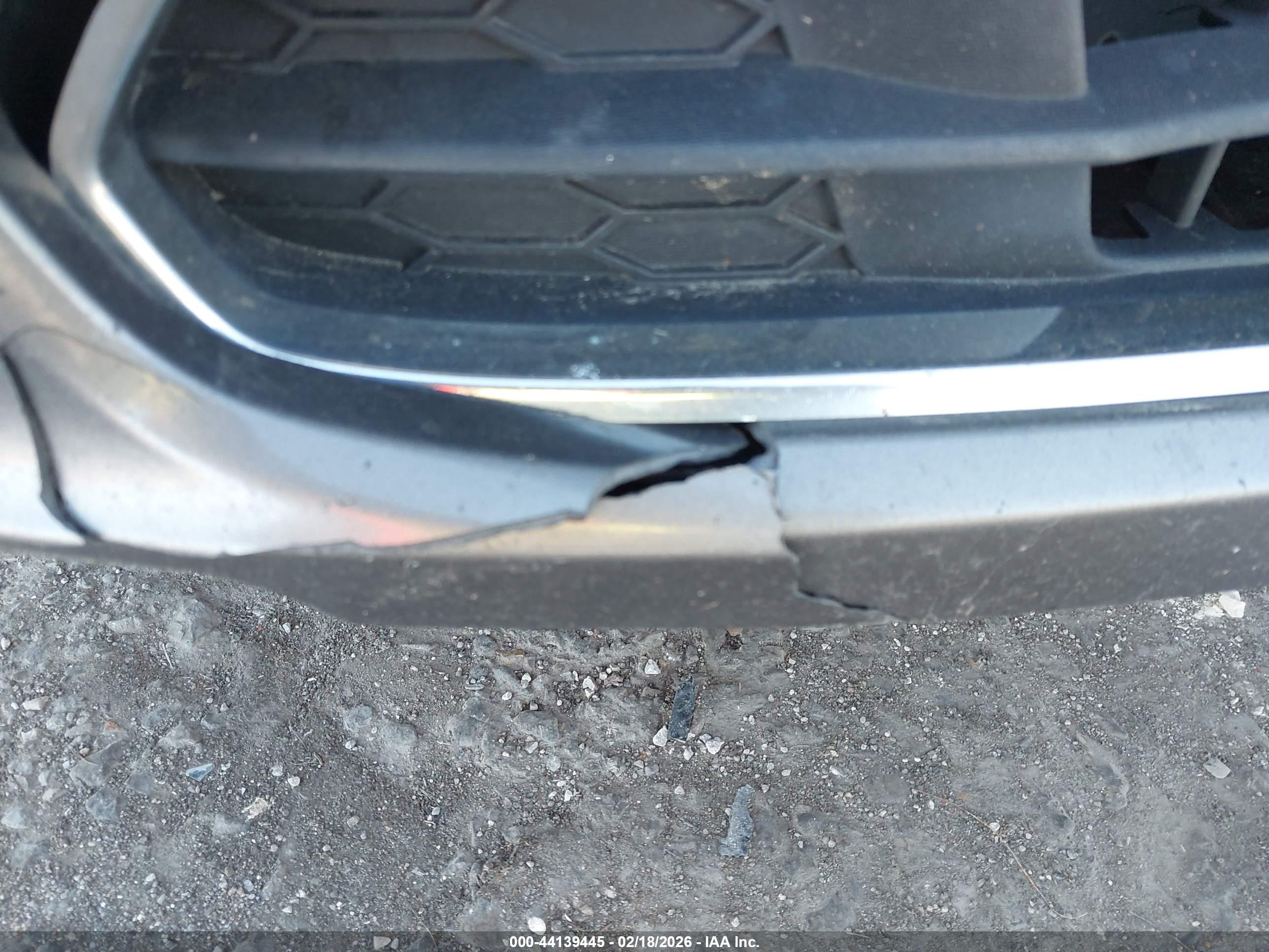 FORD FUSION image 6