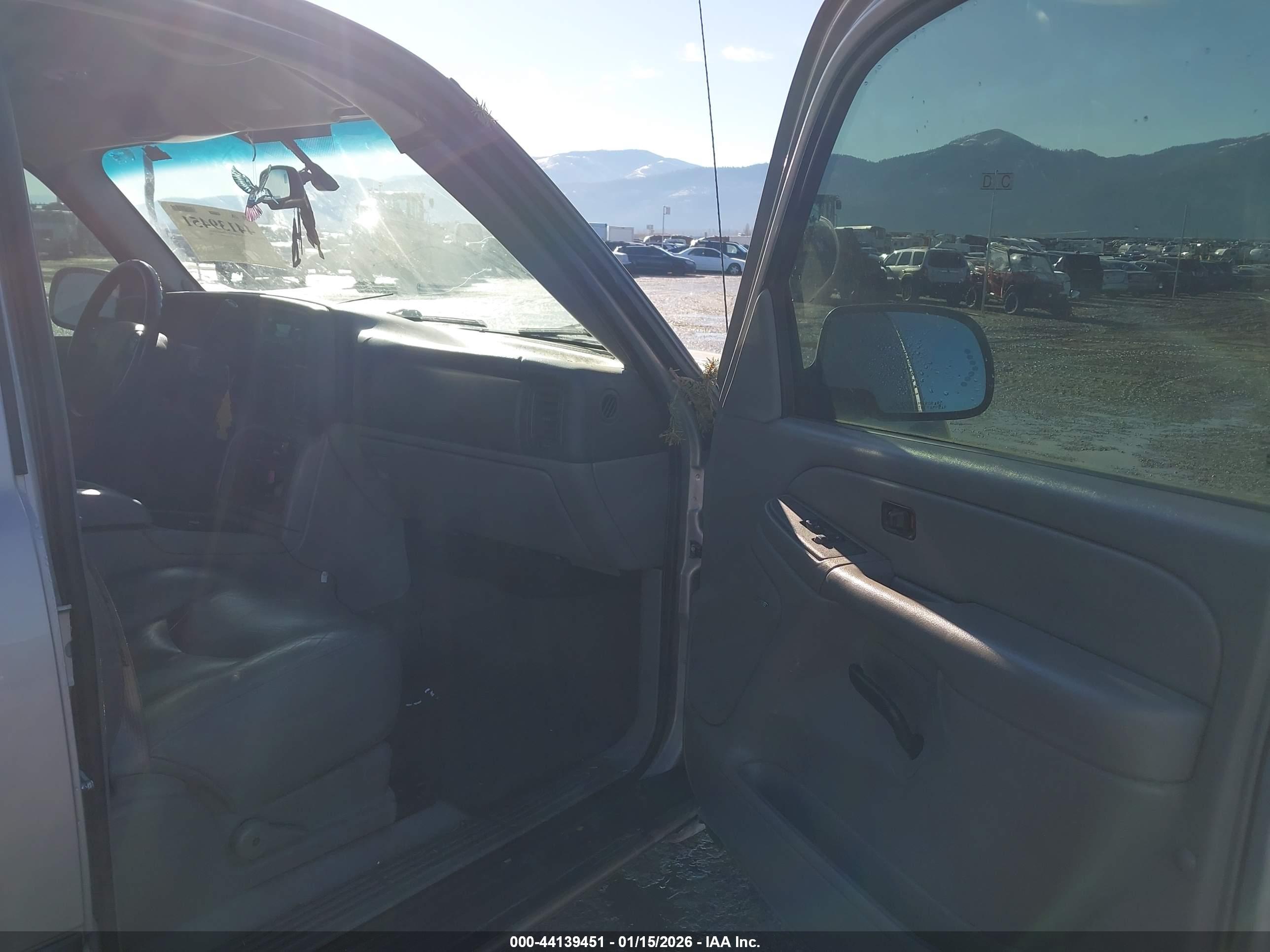 CHEVROLET AVALANCHE image 5