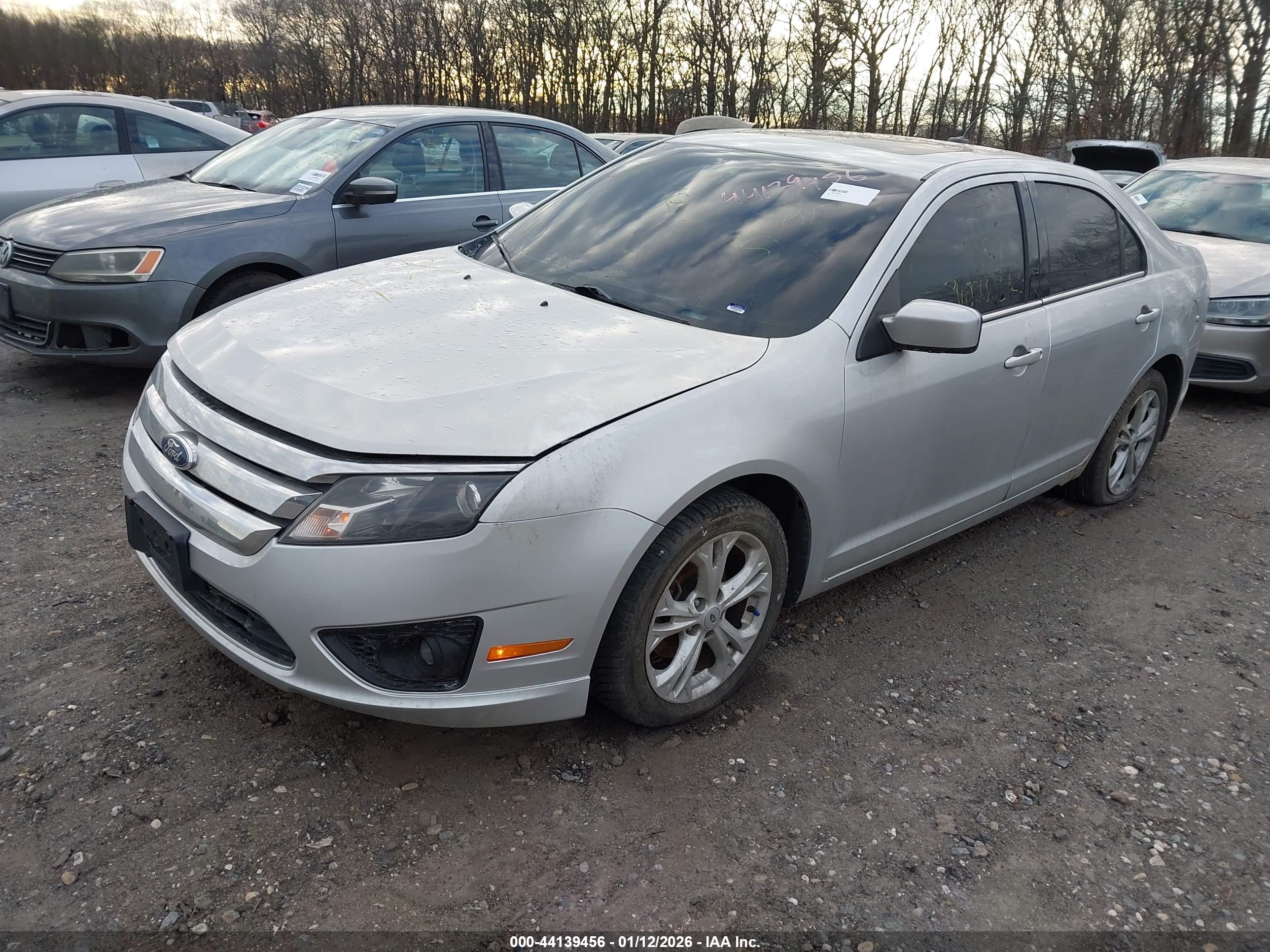 FORD FUSION image 2
