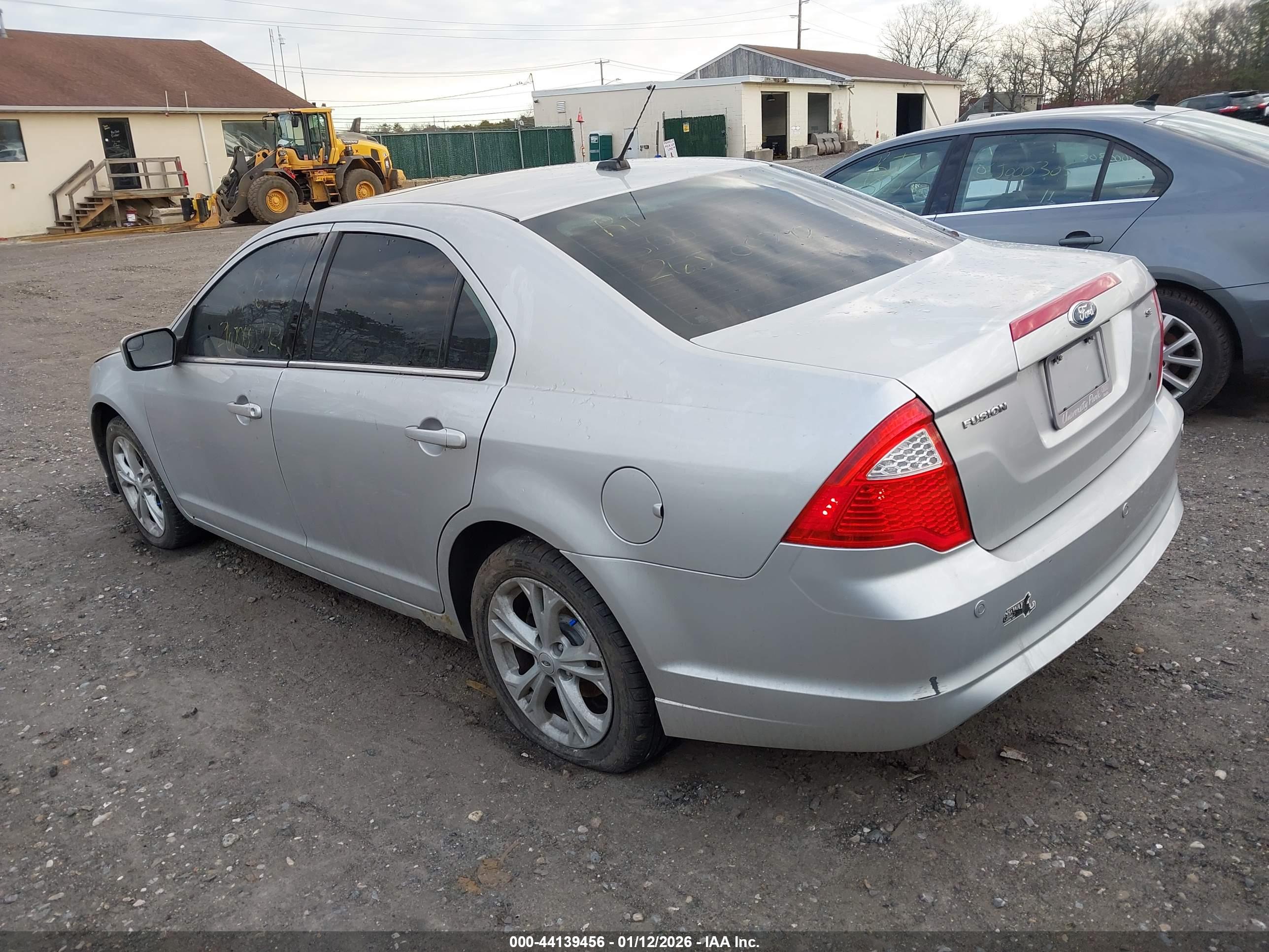 FORD FUSION image 3