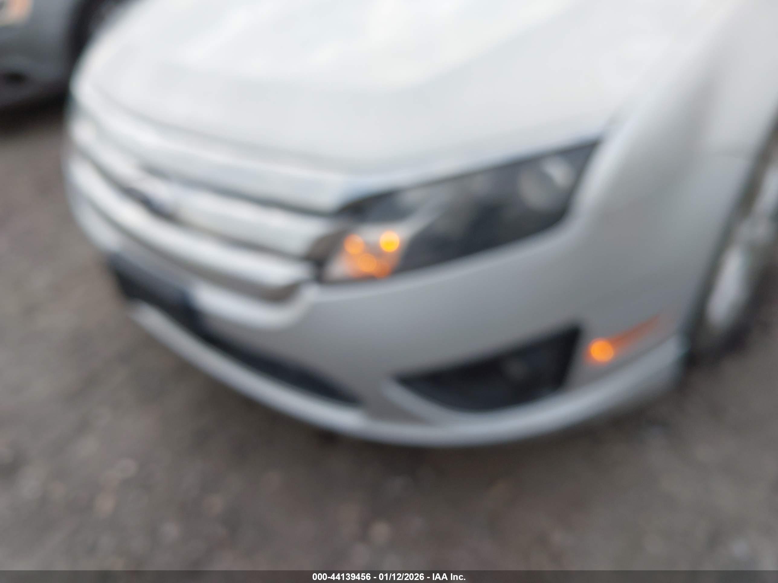 FORD FUSION image 6