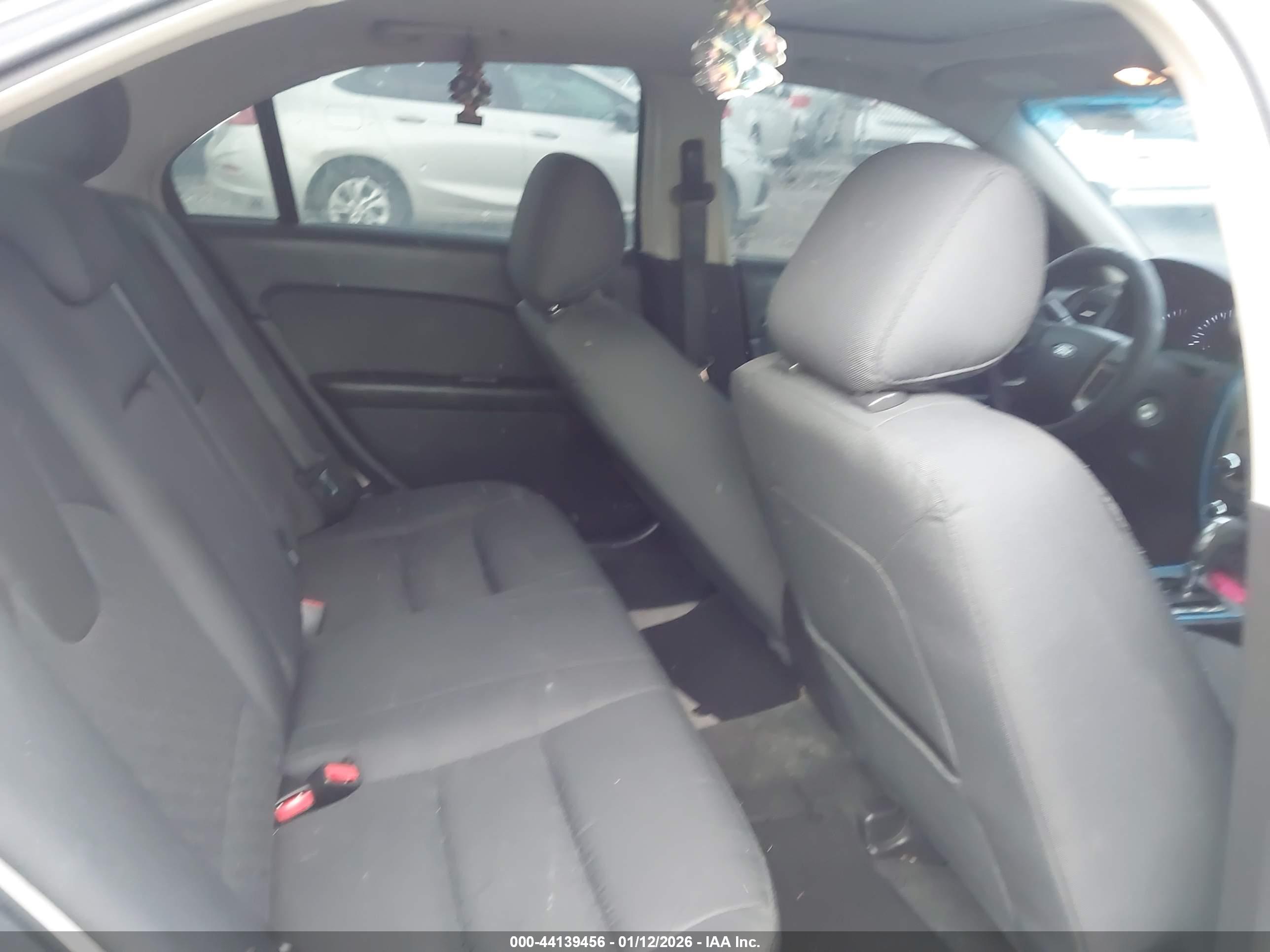 FORD FUSION image 8