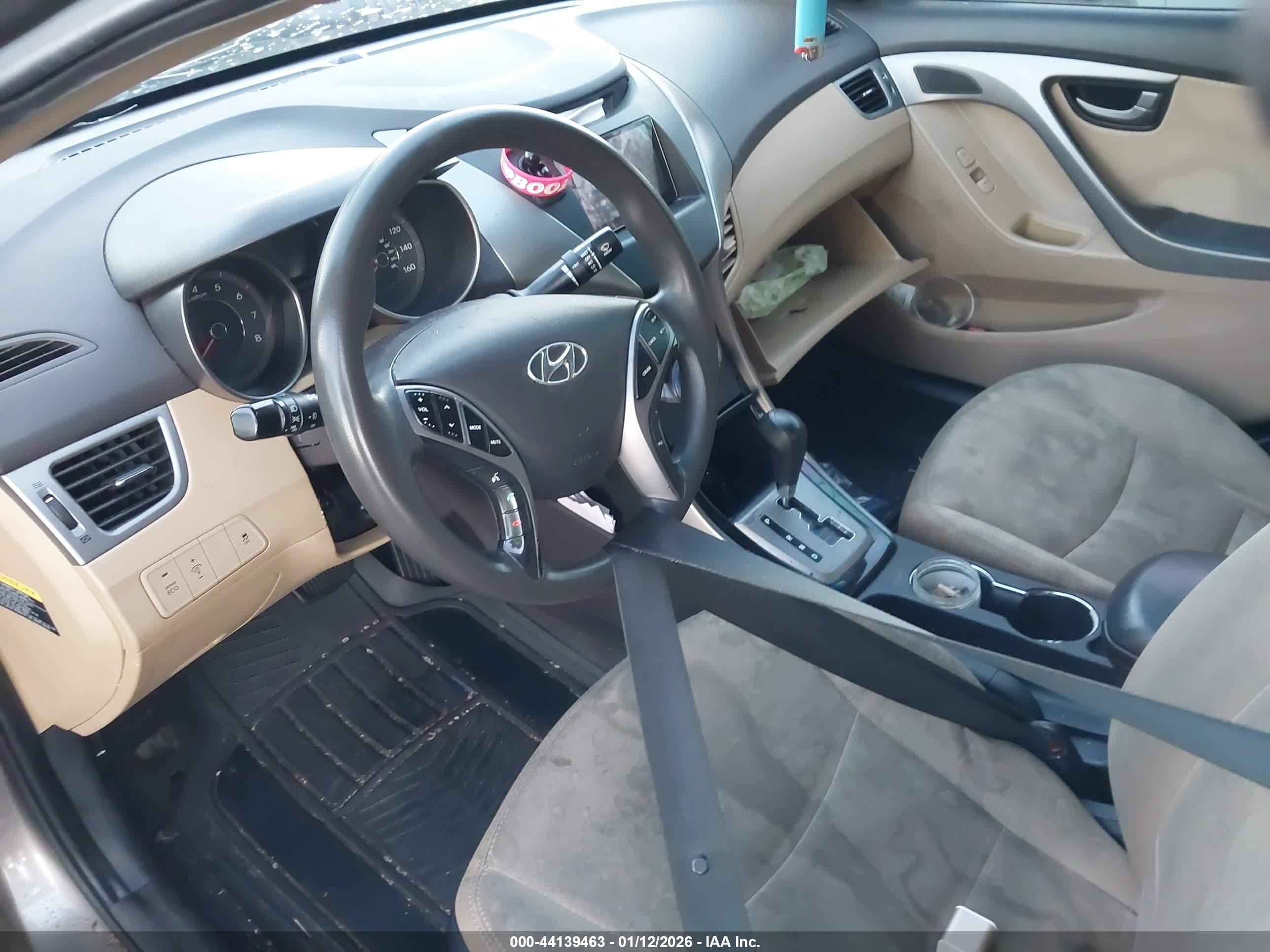 HYUNDAI ELANTRA image 5