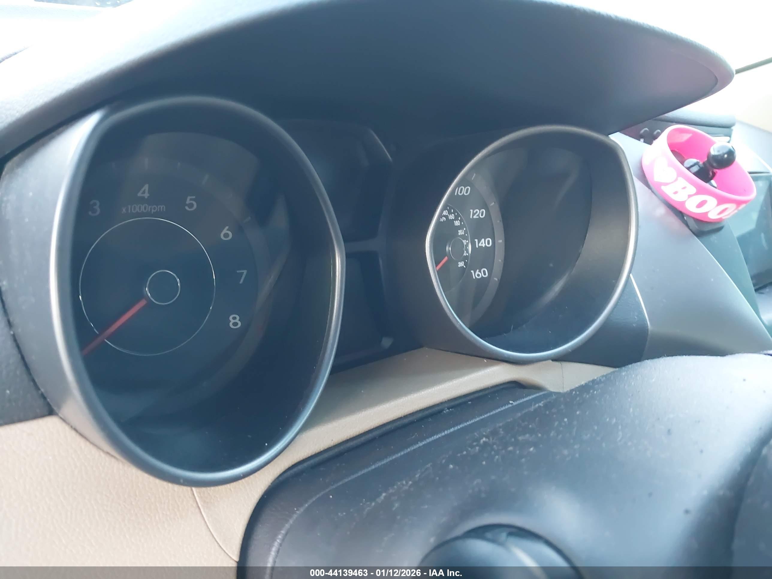 HYUNDAI ELANTRA image 7