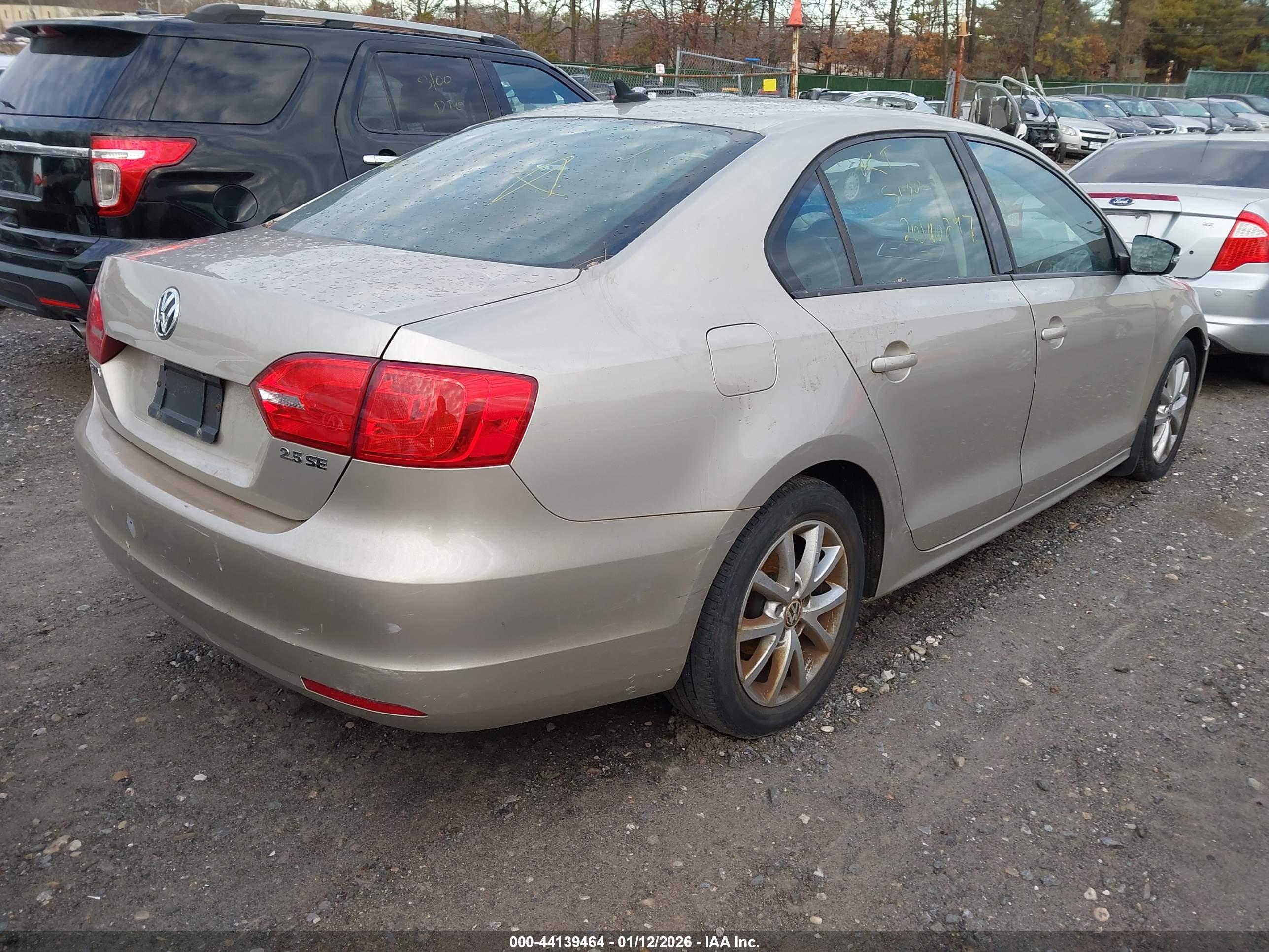 VOLKSWAGEN JETTA image 4