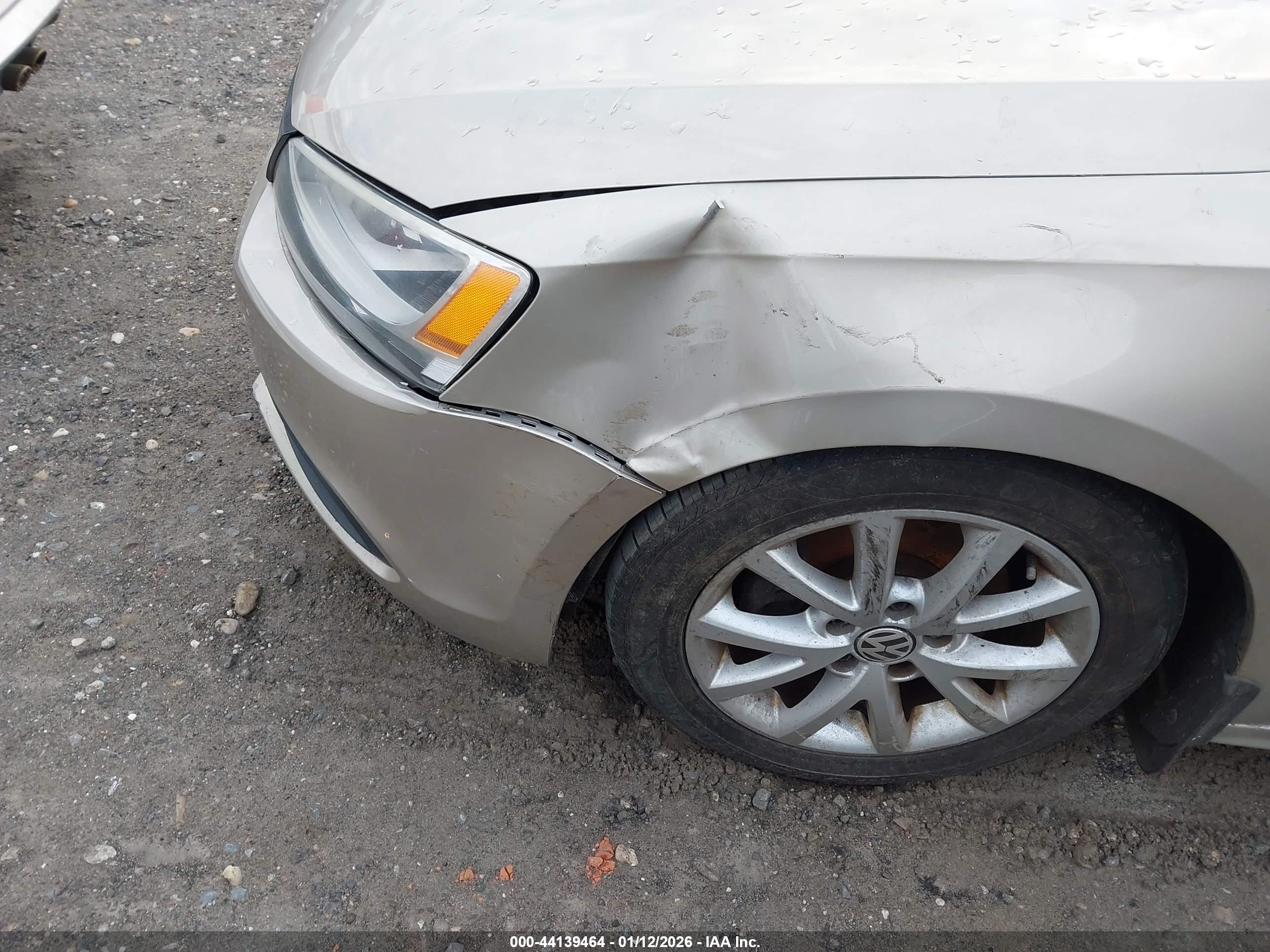VOLKSWAGEN JETTA image 6