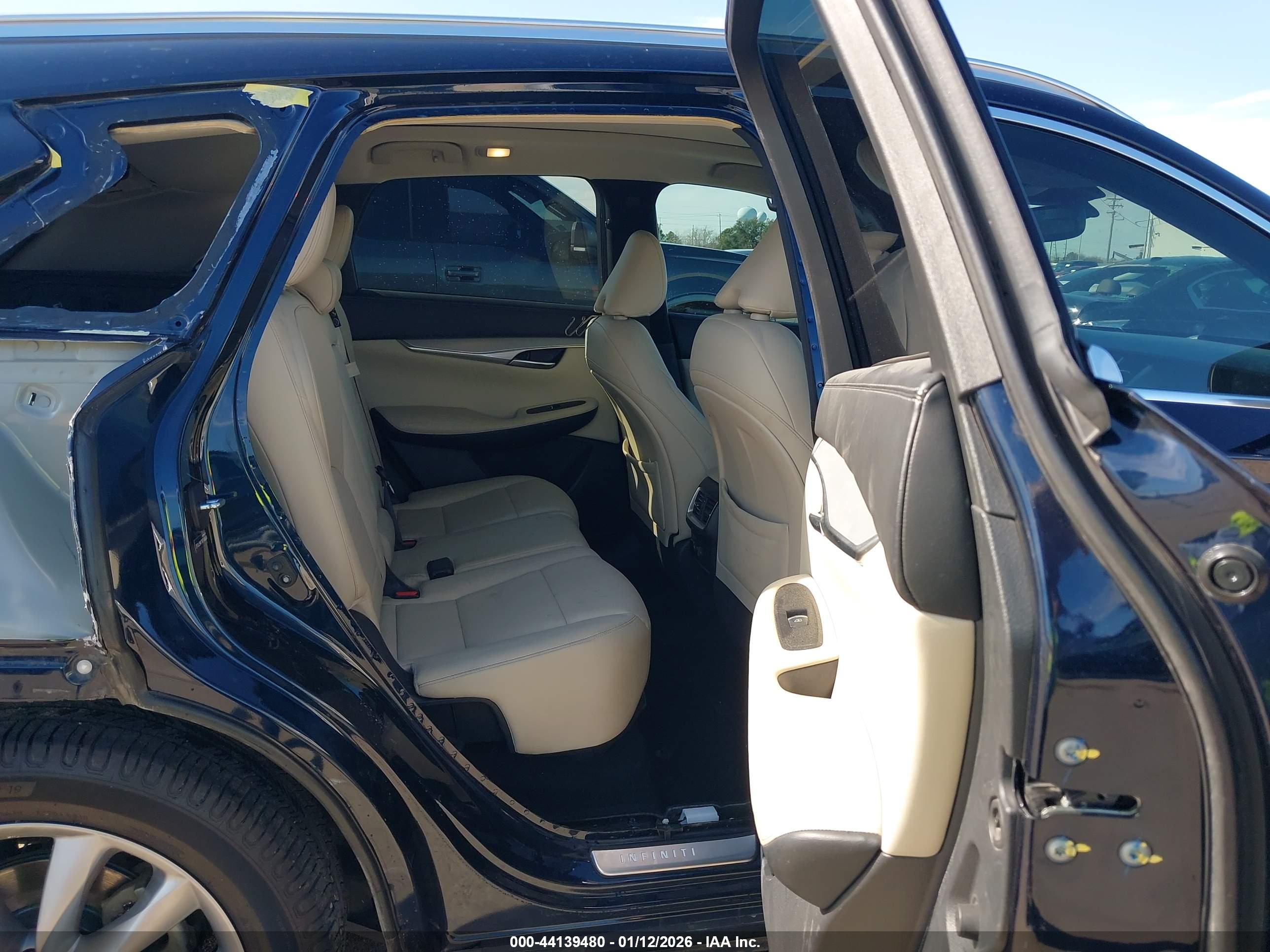 INFINITI QX50 image 8